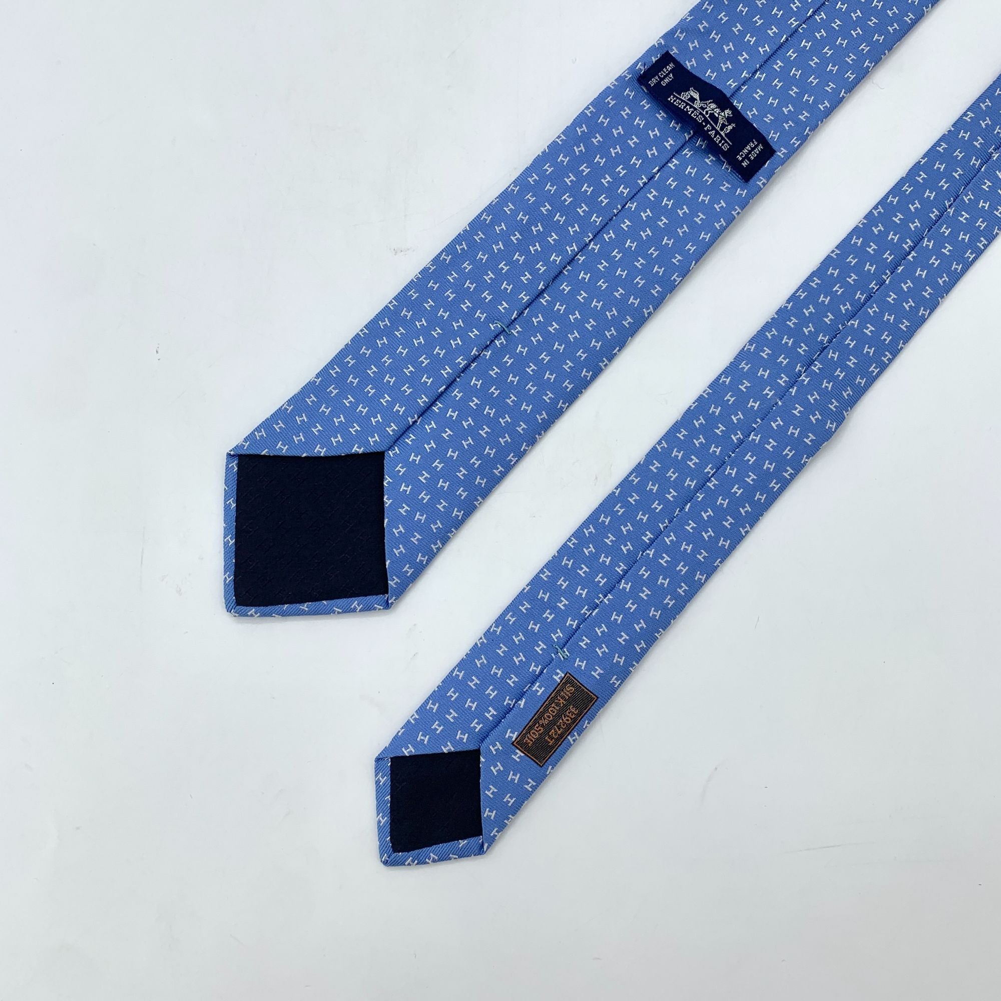 Hermes Hermes Paris Mens Blue "H" Pattern 100% Silk Tie 148cm x 7cm Size ONE SIZE - 5 Thumbnail