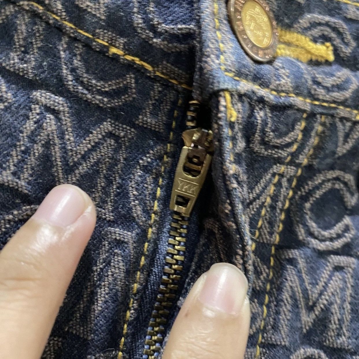 MCM Vintage MCM Monogram All Over Print Denim Pants Black/Grey Size US 26 / EU 42 - 9 Thumbnail