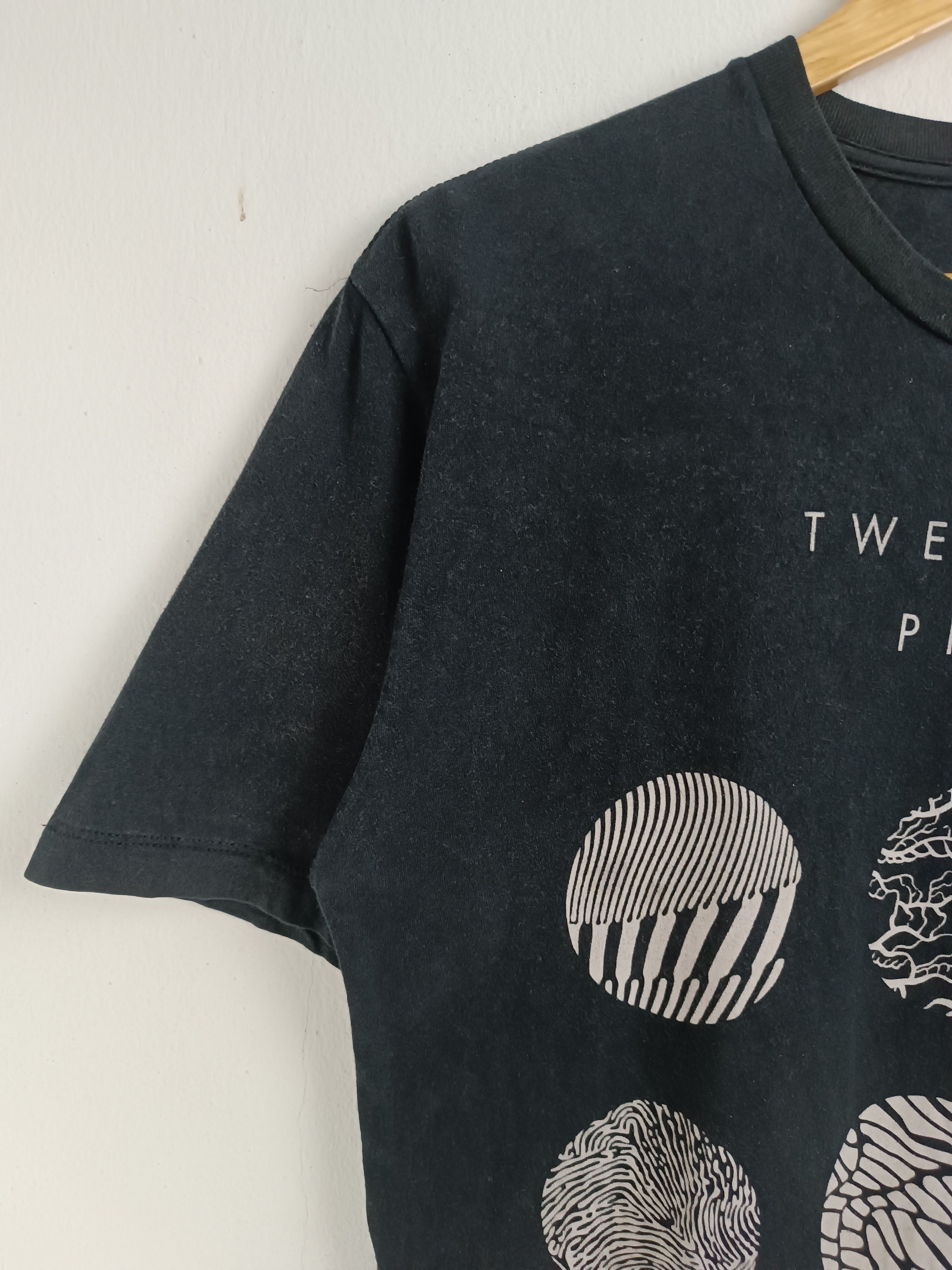 Band Tees VINTAGE FADED TWENTY ONE PILOT BLURRYFACE TEE imagine dragon Size US M / EU 48-50 / 2 - 5 Thumbnail