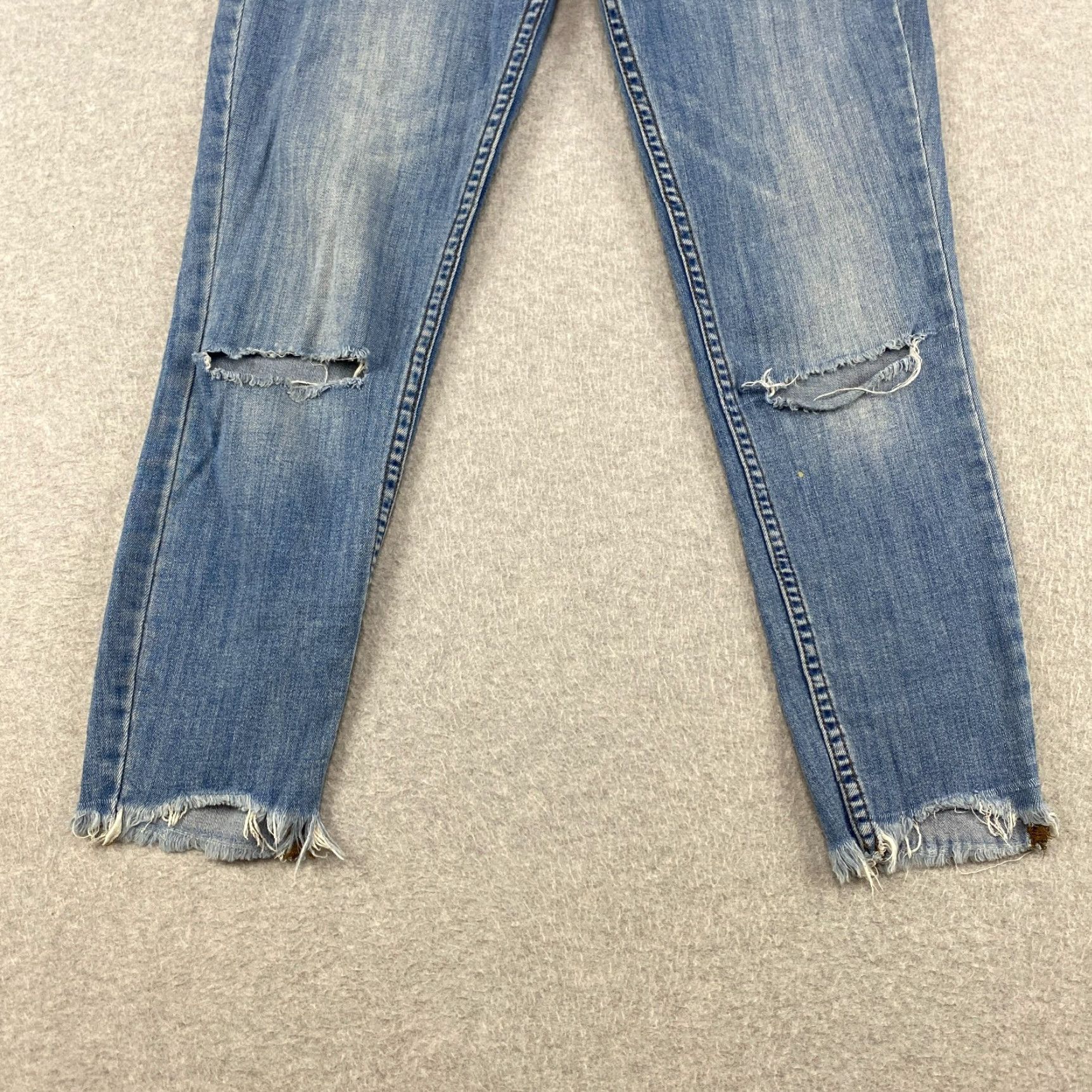 Free People VINTAGE? Free People Jeans Womens Blue Skinny Ankle Distressed Rip Denim 27/32 Mid Rise 5-Pocket Stretch Belt Loops Size 27" / US 4 / IT 40 - 3 Thumbnail