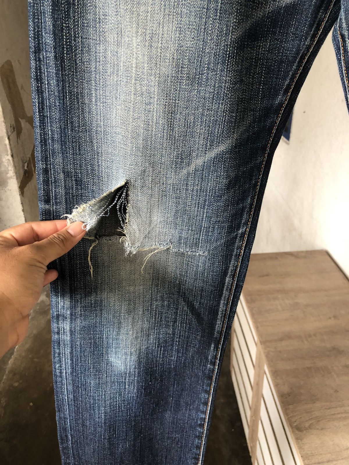 Levi's Vintage Levis 505 Flare Straight Cut Distressed Jeans Size US 34 / EU 50 - 7 Thumbnail