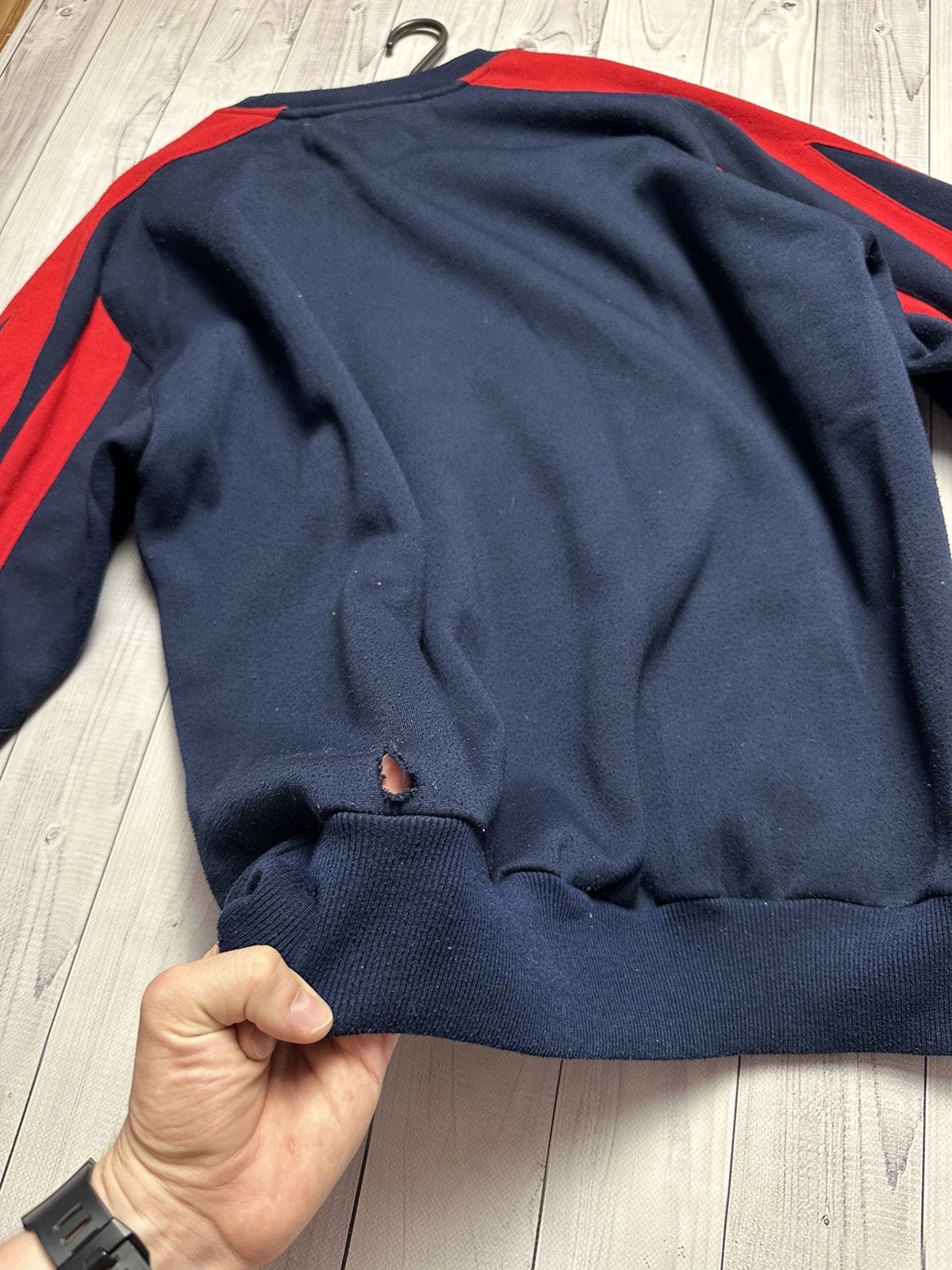Umbro × Vintage Vintage Umbro Sweatshirt Vodafone big logo size L rare Size US L / EU 52-54 / 3 - 8 Thumbnail