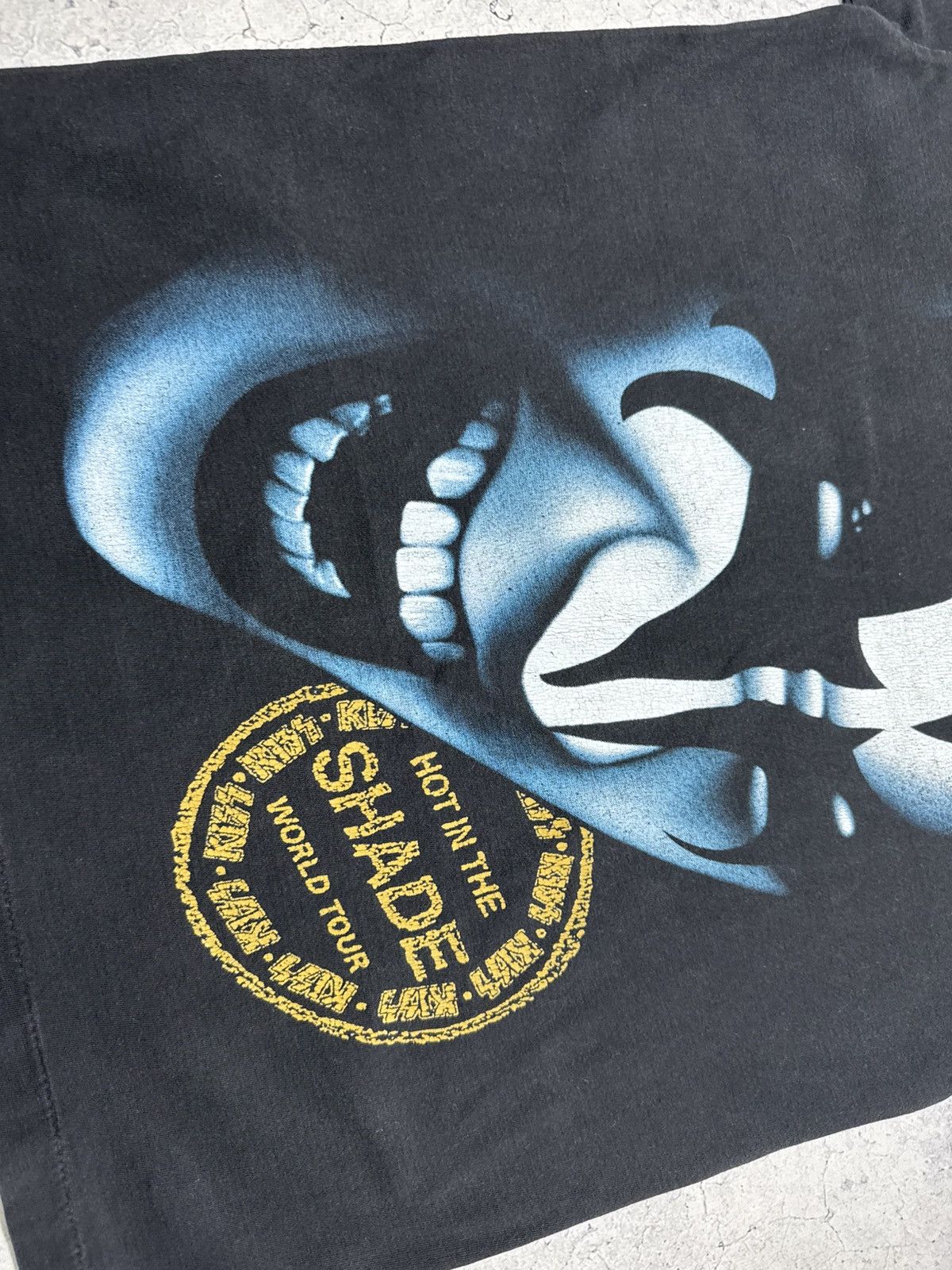 Band Tees Kiss Hot In The Shade World Tour T-Shirt Vintage Rock Size US M / EU 48-50 / 2 - 10 Thumbnail