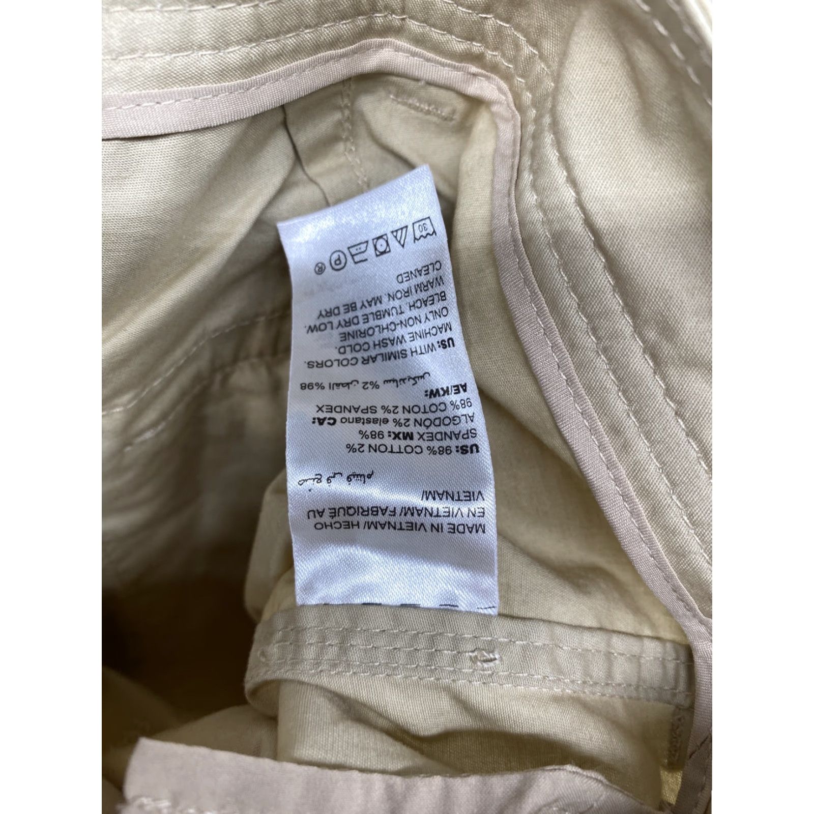 Vintage Chico’s Women’s Capri Wide-Leg Beige Pants in Size 12 - Relaxed, Pockets, Lightweight, Casual, Regular, Button, Zip, 0-1-0-2-3-4 Size 34" / US 12 / IT 48 - 5 Thumbnail
