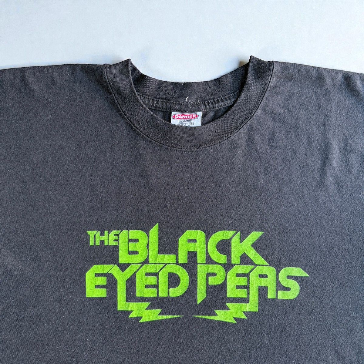 Band Tees Vintage Band/Group Tee - The Black Eyed Peas The End Tour Size US M / EU 48-50 / 2 - 2 Thumbnail