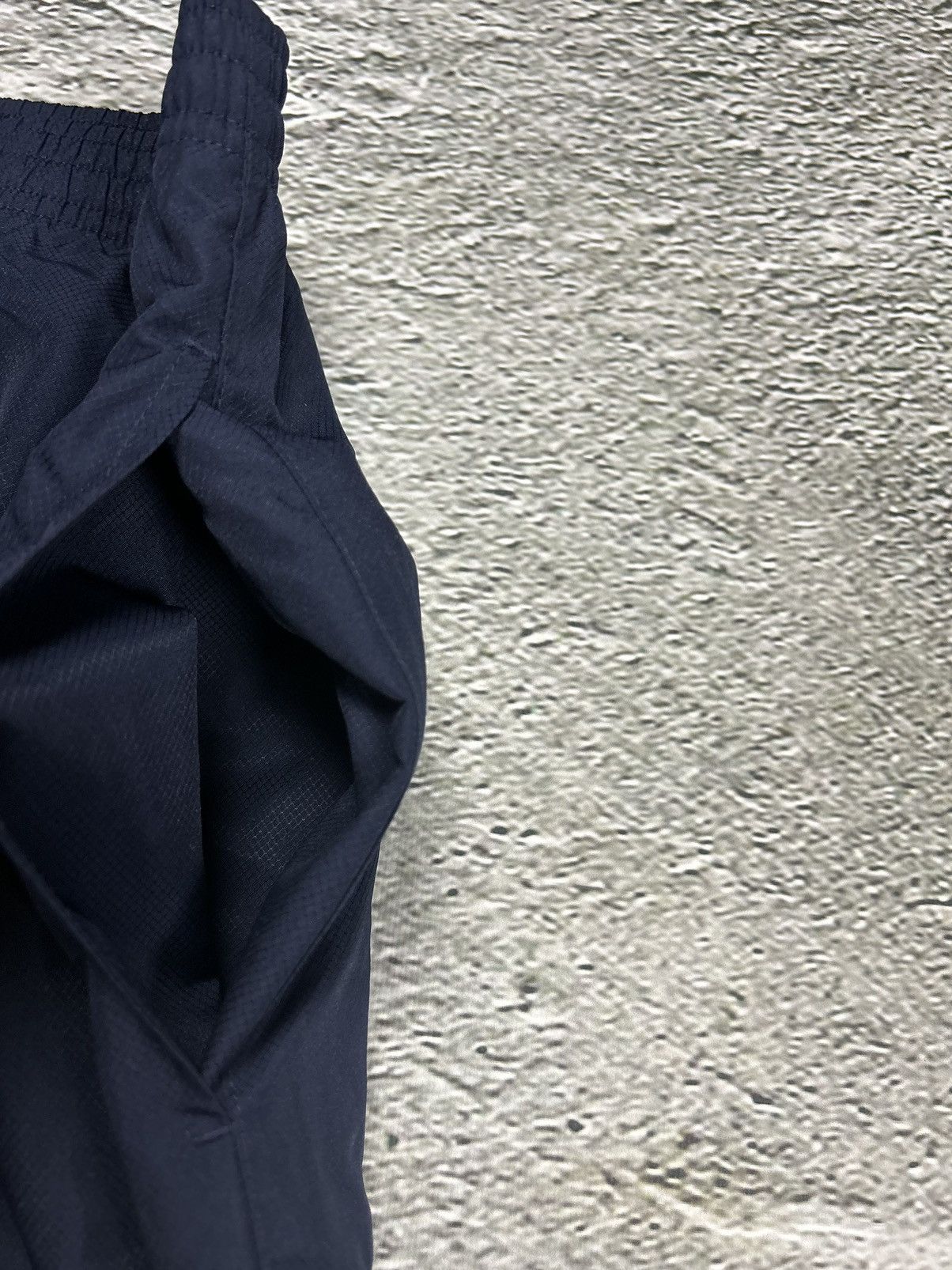 Lacoste Lacoste track suit vintage navy pants windbreaker small logo Size US XL / EU 56 / 4 - 11 Thumbnail