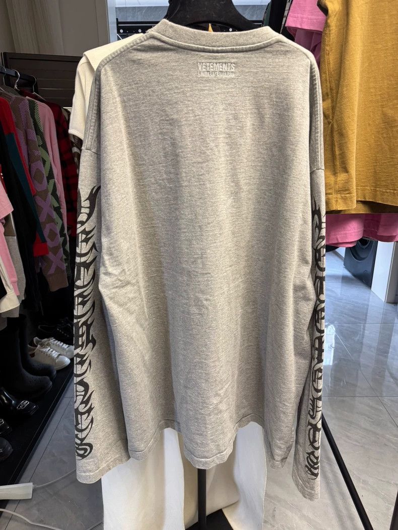 Vetements Vetements Long Sleeve OG Trendy Top - Size S - Gold Size Size US M / EU 48-50 / 2 - 4 Thumbnail