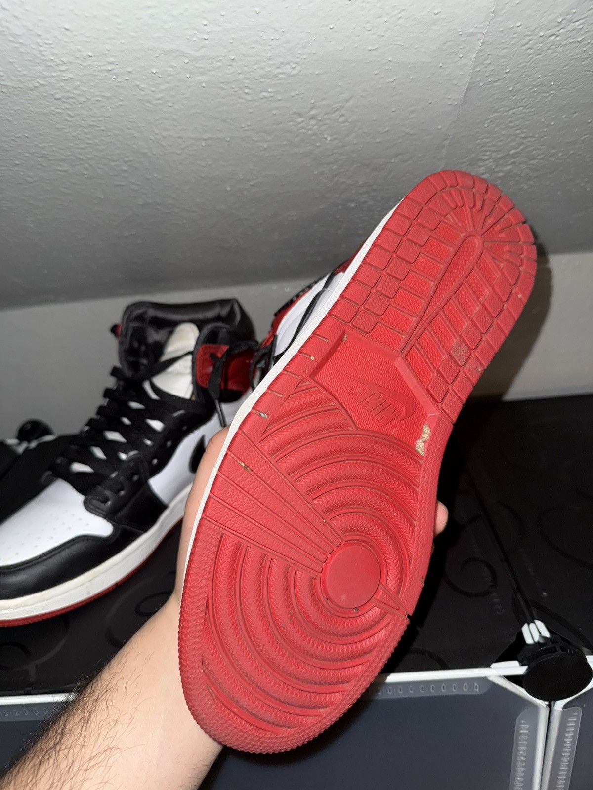 Jordan Brand Air Jordan 1 Satin Black Toe Size US 9 / EU 42 - 6 Thumbnail