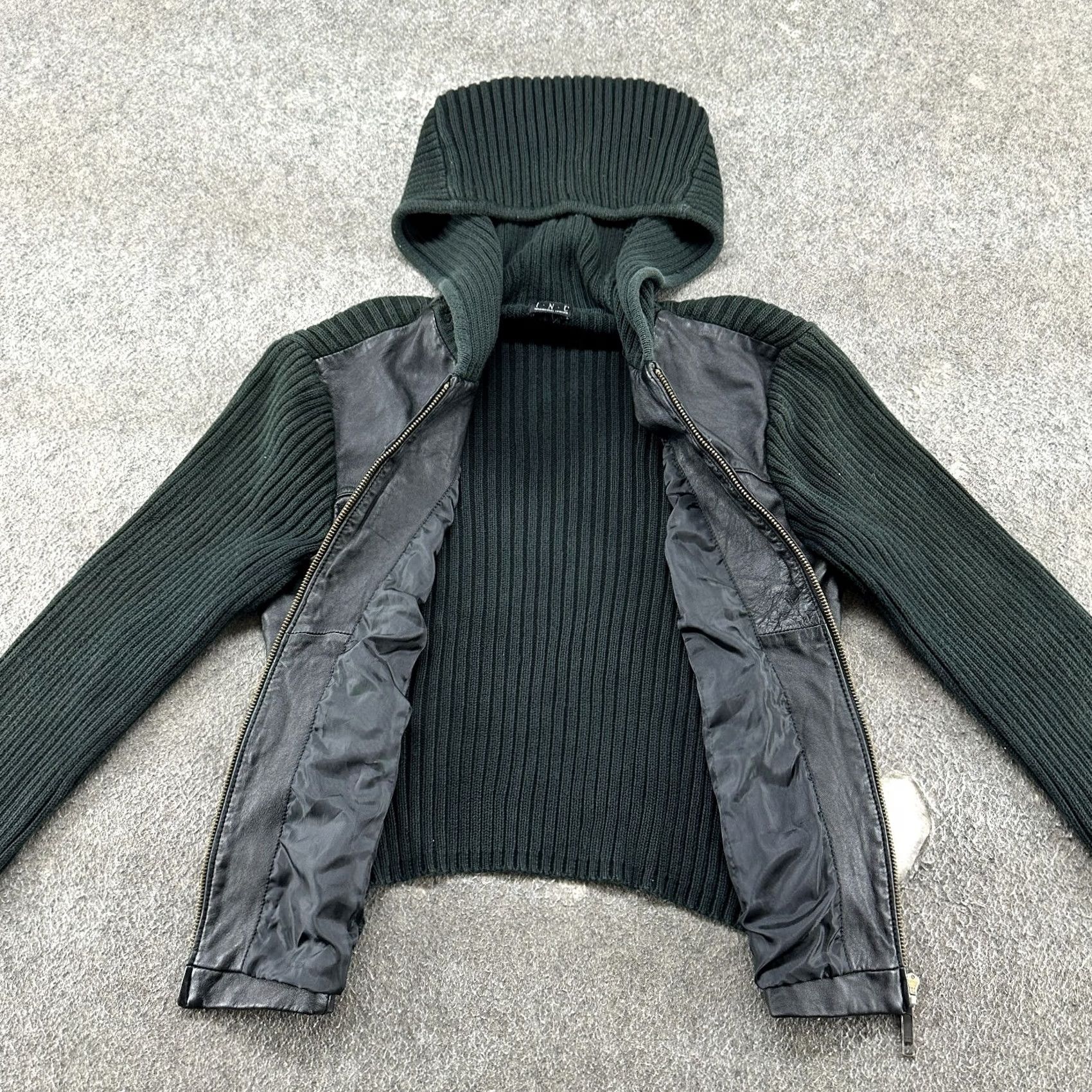 Vintage VINTAGE INC Jacket Womens M Black Hooded Genuine Leather Ribbed Knit Goth 90s Women Parka Jacket Mid-Length Zip Black Leather 80s Grunge 90s Womens Size M / US 6-8 / IT 42-44 - 3 Thumbnail
