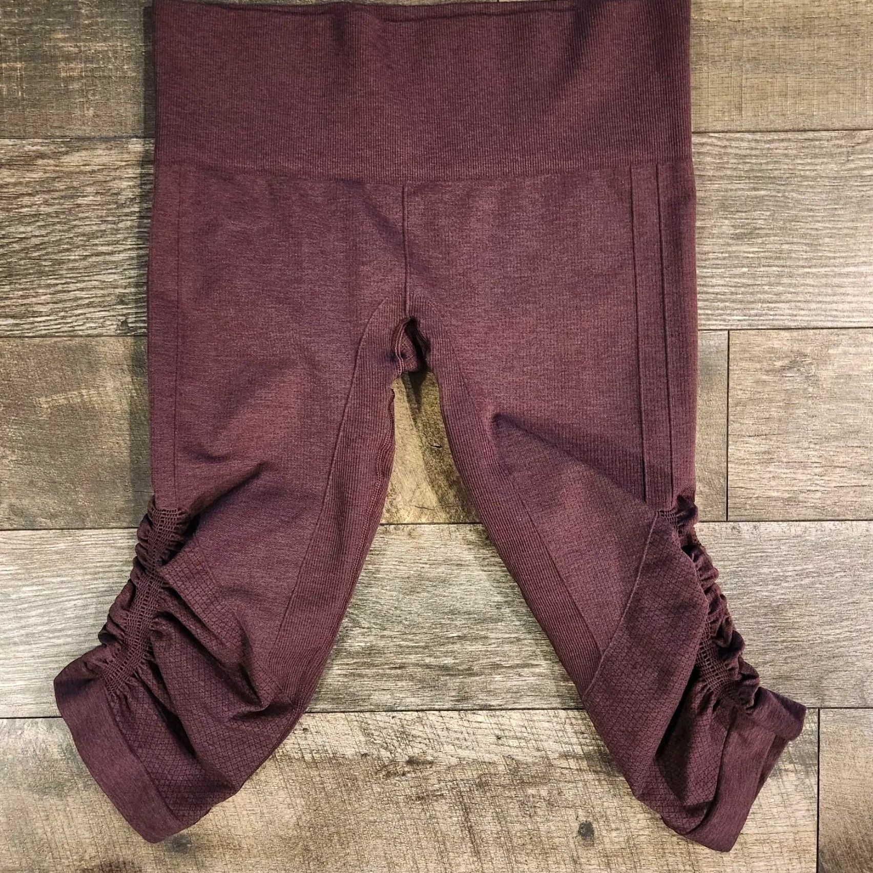 Lululemon Lululemon Leggings Scrunch Side Cropped Purple Burgundy 26" Waist Size 11 Womens Activewear Cropped Style Sized 10 Regular Size 32" / US 10 / IT 46 - 3 Thumbnail