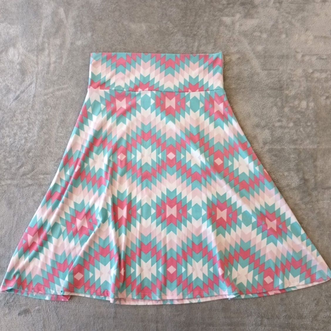 Vintage LuLaRoe Skirt Knee Length A-Line Blue Pink Geometric Pull On M Women's Medium Modern Geometric Pattern Size 32" / US 10 / IT 46 - 2 Thumbnail