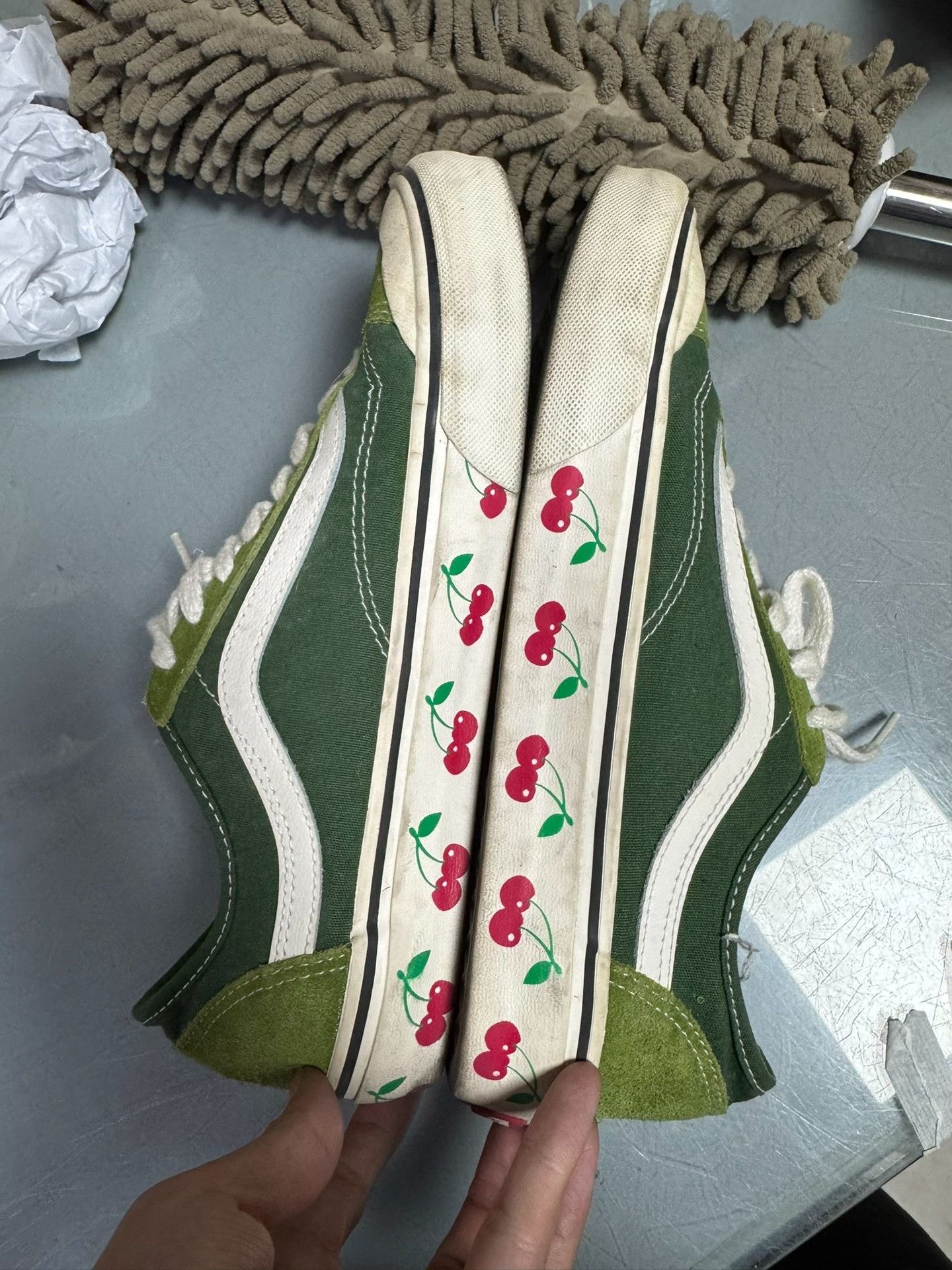 Vans Vans Green Lowtop Sneakers 36 Men Size US 5 / EU 37 - 1 Thumbnail