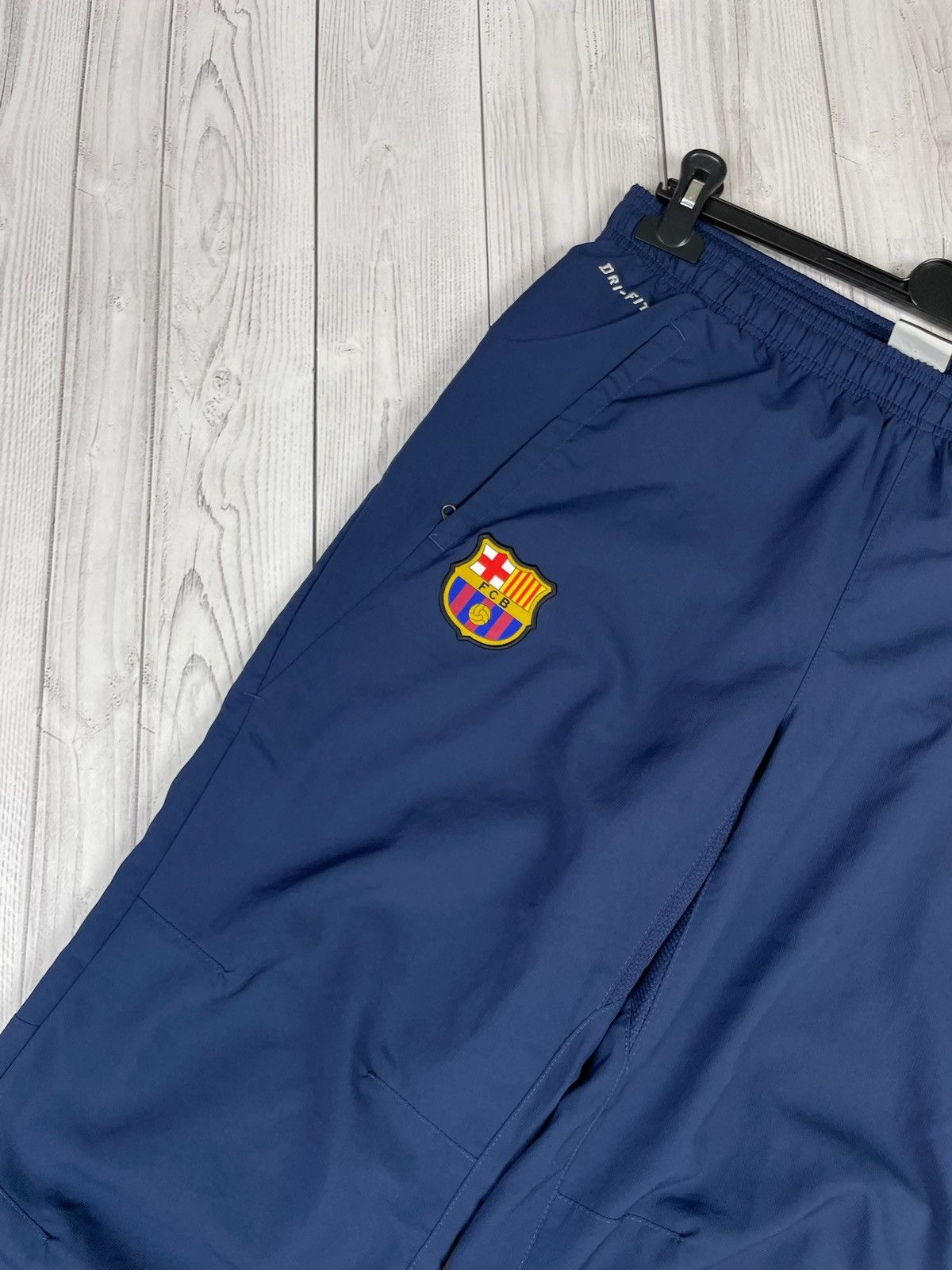 Nike Vintage nike Barcelona soccer pants size S logo Y2K drill Size US 30 / EU 46 - 3 Thumbnail
