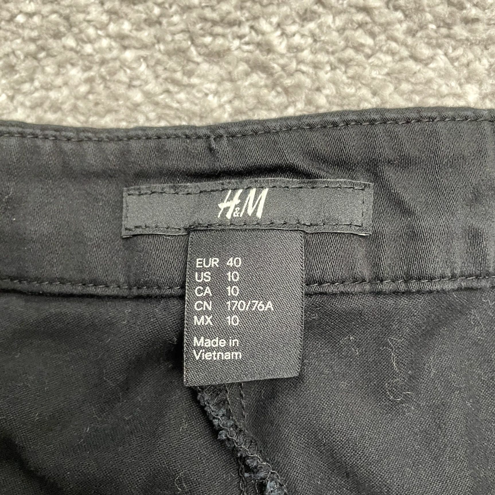 H&M H&M Shorts Womens 10 Black Chino Cotton Stretch Casual Pockets Mid Rise Size 32" / US 10 / IT 46 - 6 Thumbnail