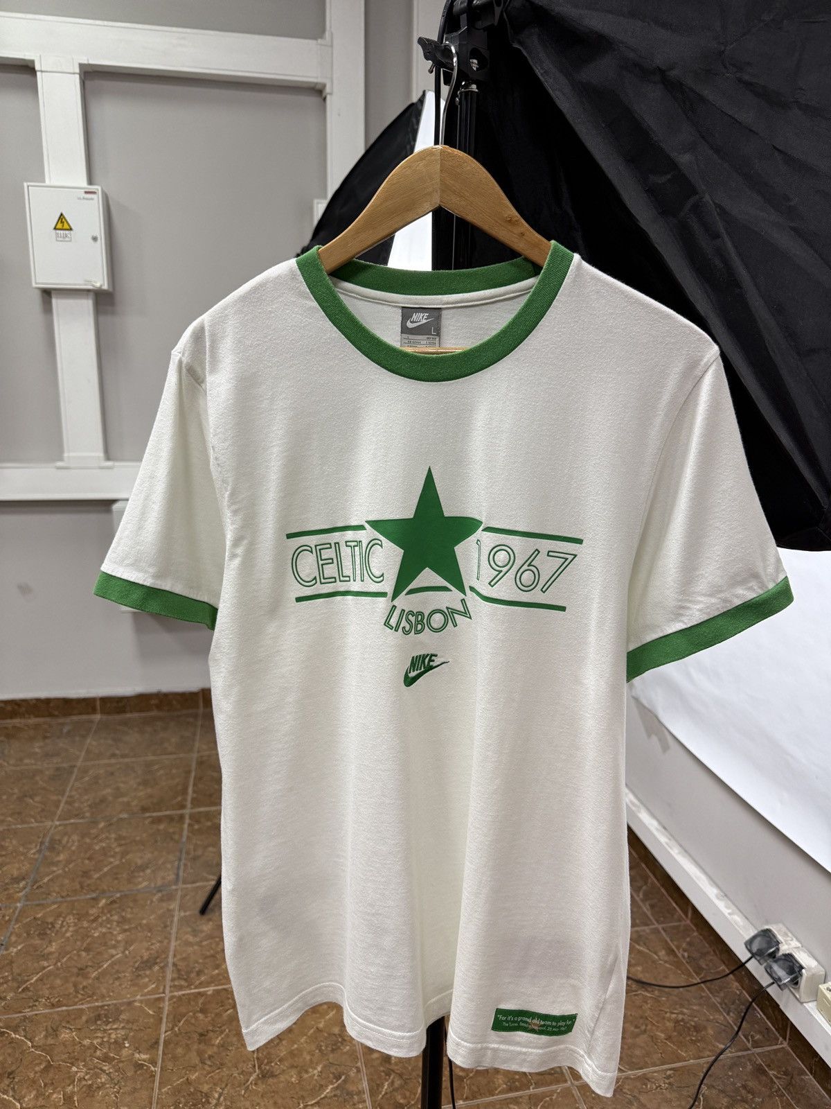 Nike 🏴󠁧󠁢󠁳󠁣󠁴󠁿 Vintage Y2K Nike Celtic 1967 Lisbon Rare T-Shirt Retro Size US L / EU 52-54 / 3 - 1 Thumbnail
