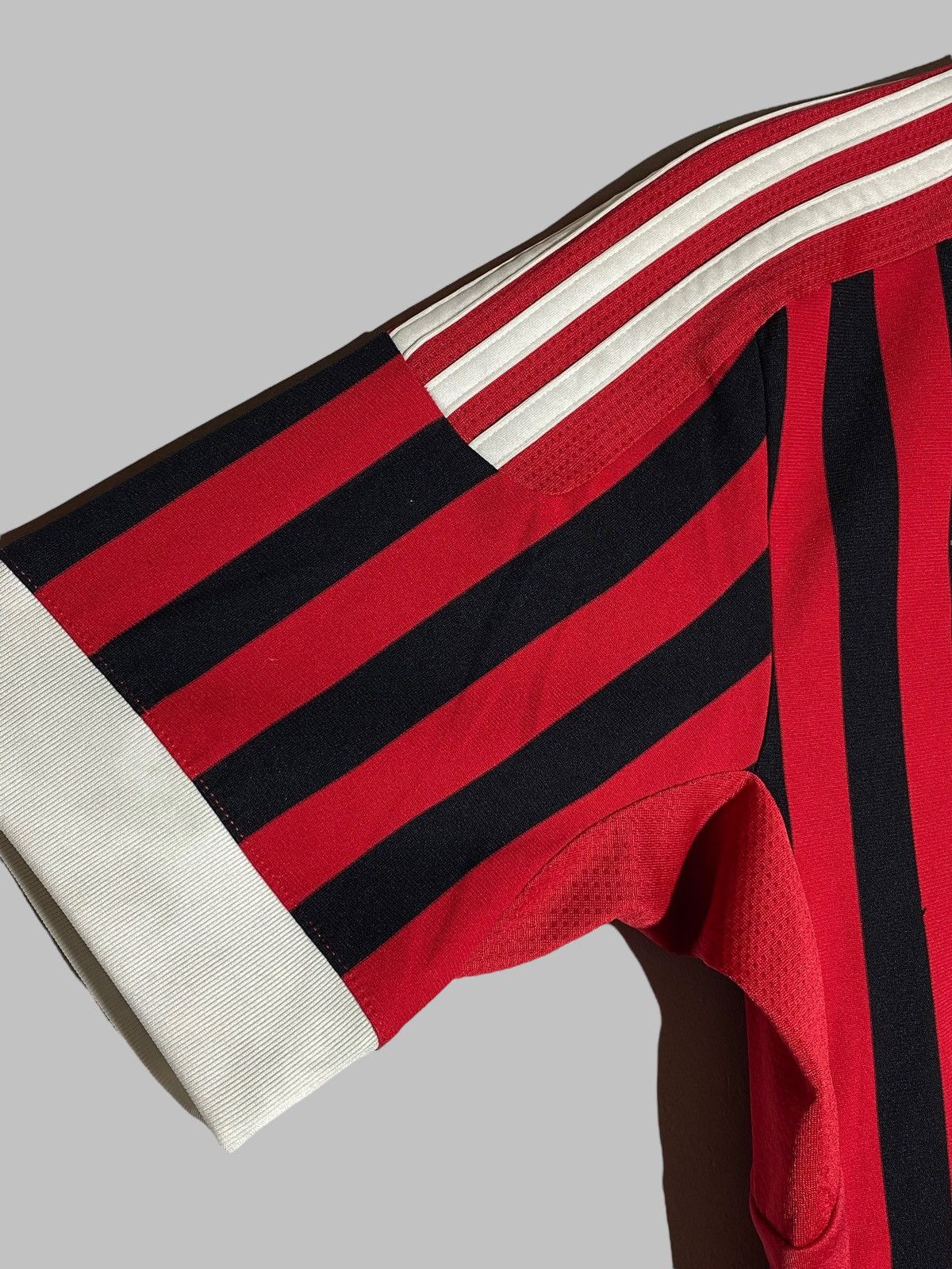 Adidas Adidas AC Milan 2011/12 Football Shirt Soccer Jersey Size US S / EU 44-46 / 1 - 8 Thumbnail
