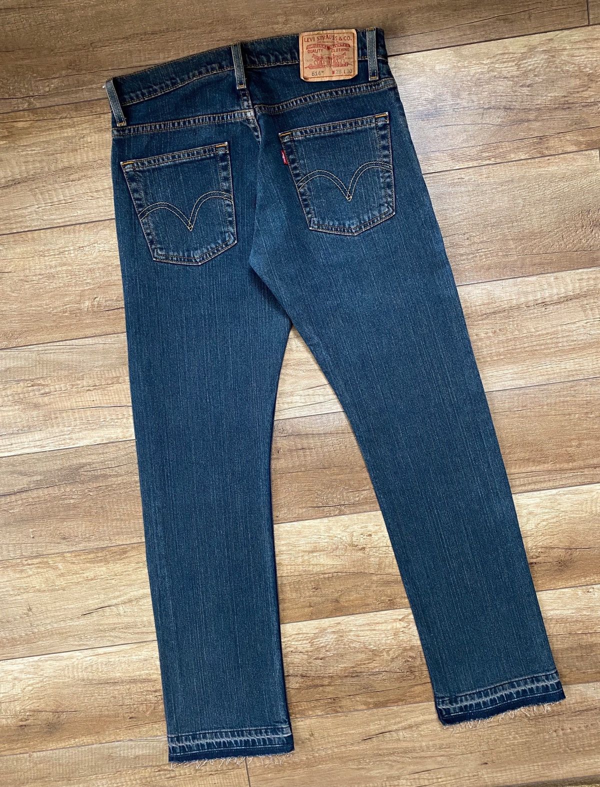 Levi's Vintage Levis 514 Slim Straight Released Hem Jeans Size US 28 / EU 44 - 1 Thumbnail