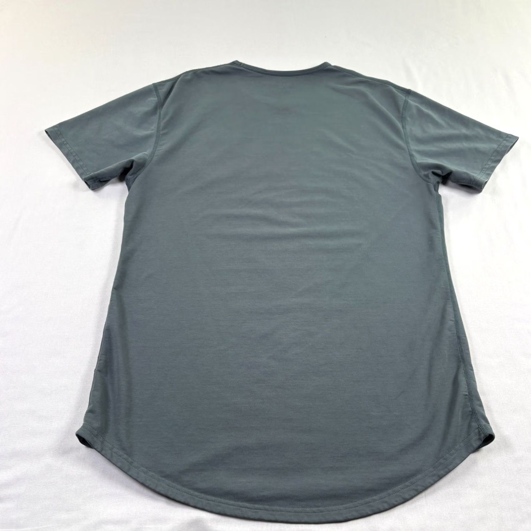 Asics BYLT Basics Shirt Mens M Gray Drop Cut Crew Neck Stretch Athleisure Pocket Shirt Mens Gray BYLT Size US M / EU 48-50 / 2 - 7 Thumbnail