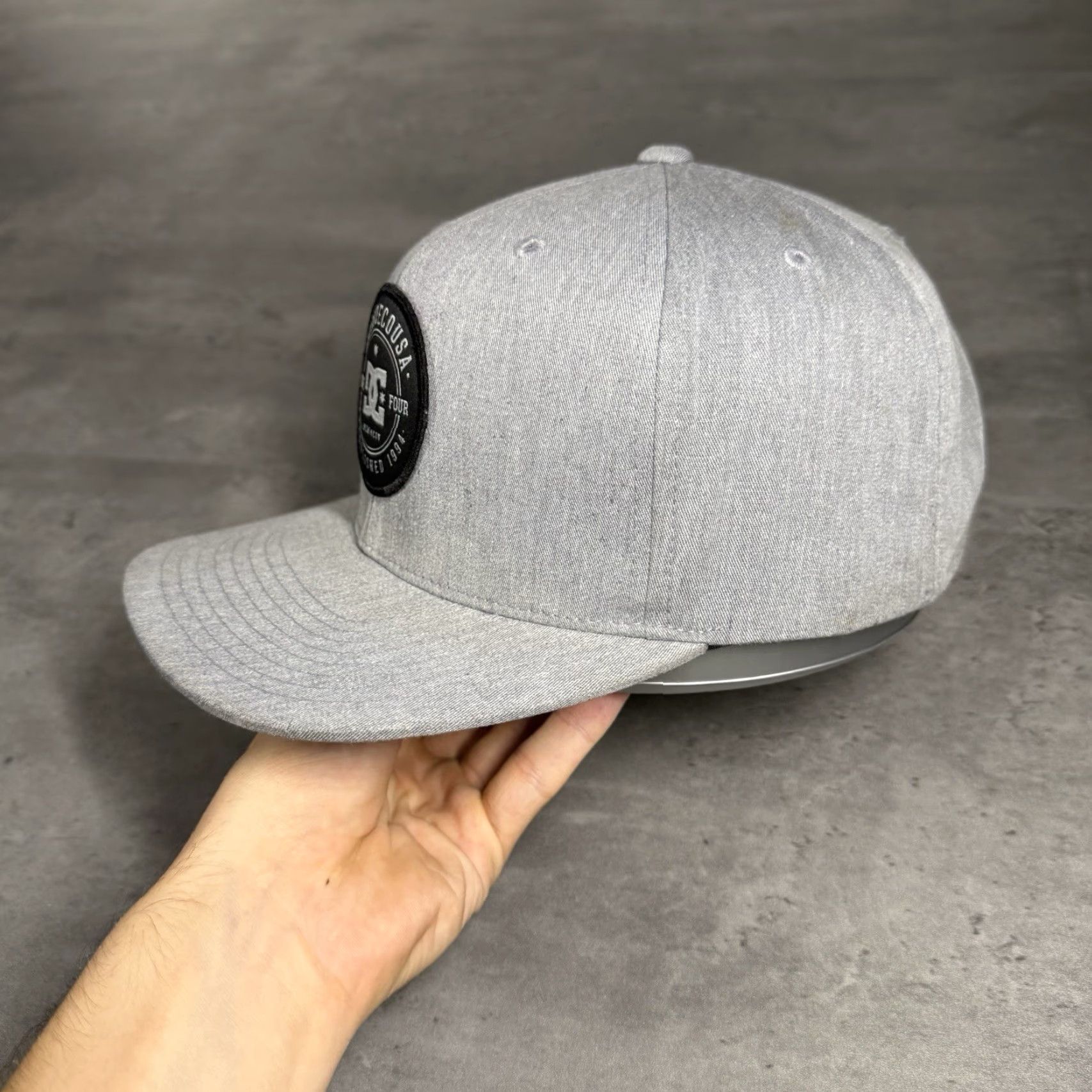 Vintage VINTAGE DC Shoes SnapBack Hat Gray Black Trucker Surf Skate Y2K Yupoong Trucker Cap Men One Size Adjustable Lightweight Baseball Cap Size ONE SIZE - 3 Thumbnail
