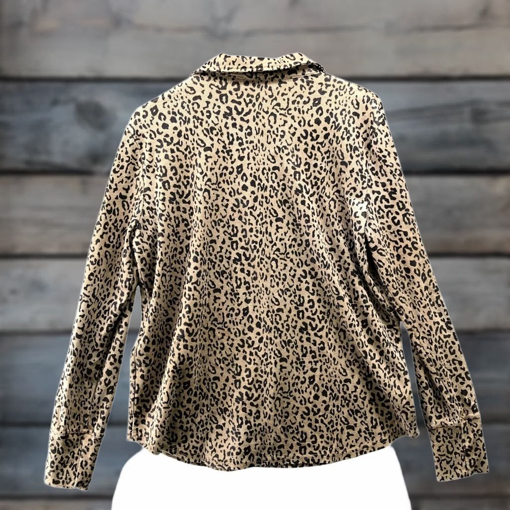 Vintage VINTAGE Jane & Delancey Leopard Print Long Sleeve Shirt Womens M Button Down Tan Waffle Size M / US 6-8 / IT 42-44 - 1 Thumbnail