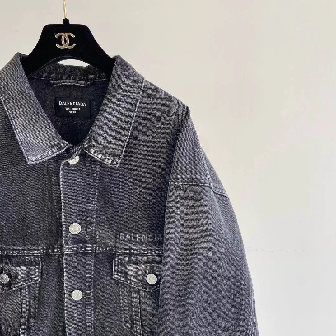 Balenciaga Balenciaga gray black denim jacket M pre-owned Size US M / EU 48-50 / 2 - 3 Thumbnail