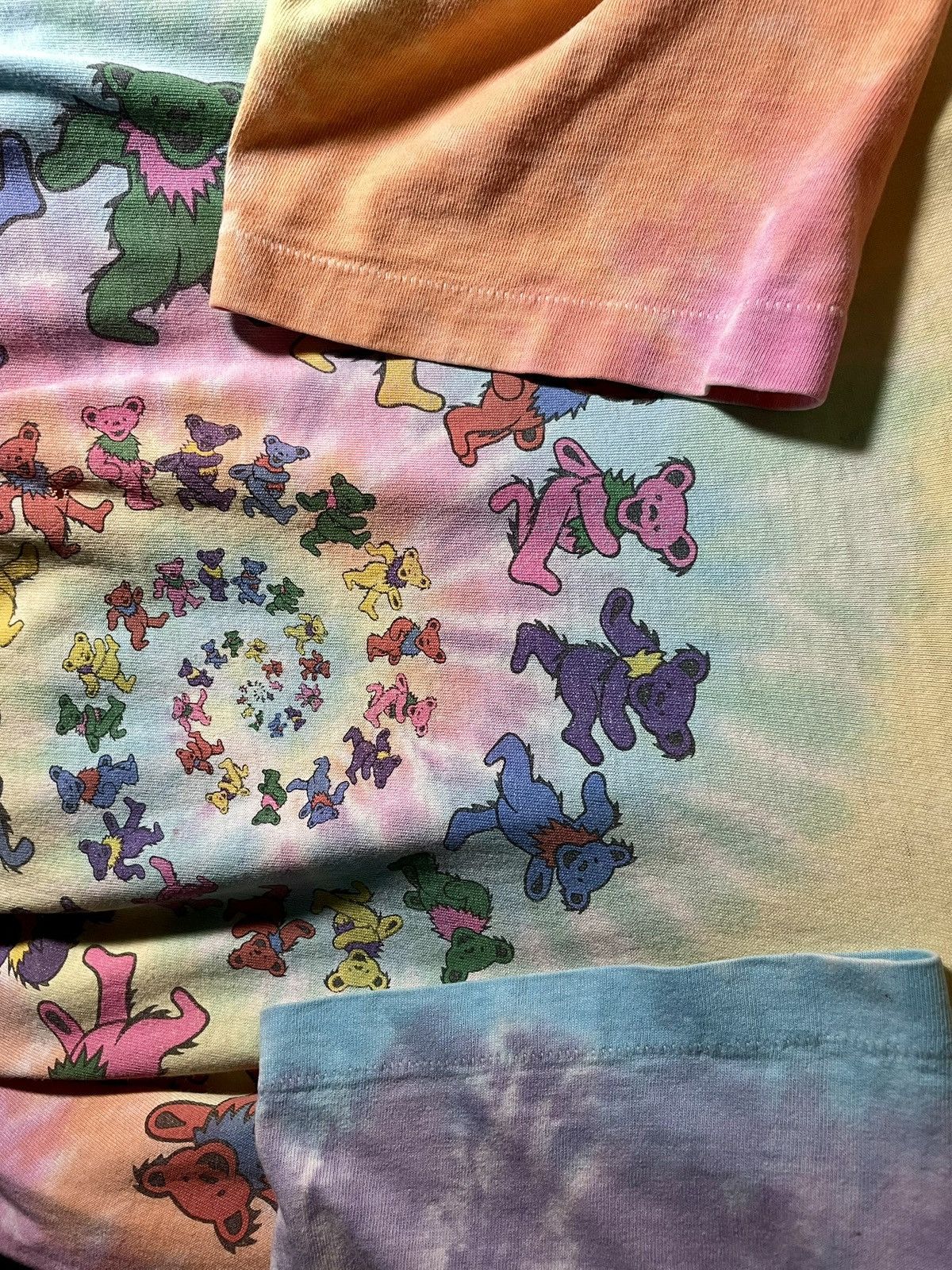 Band Tees 1997 vtg Grateful Dead Spiral Dancing Bears tee Size US S / EU 44-46 / 1 - 10 Thumbnail