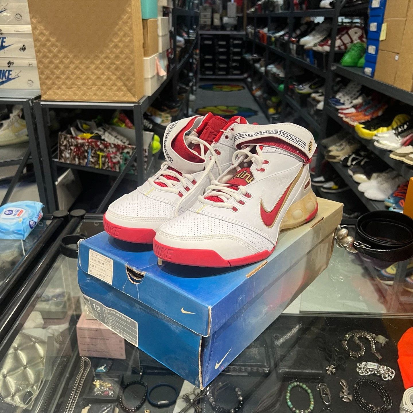 Nike Nike Lowtop Sneakers 12 Men Size US 12 / EU 45 - 1 Thumbnail