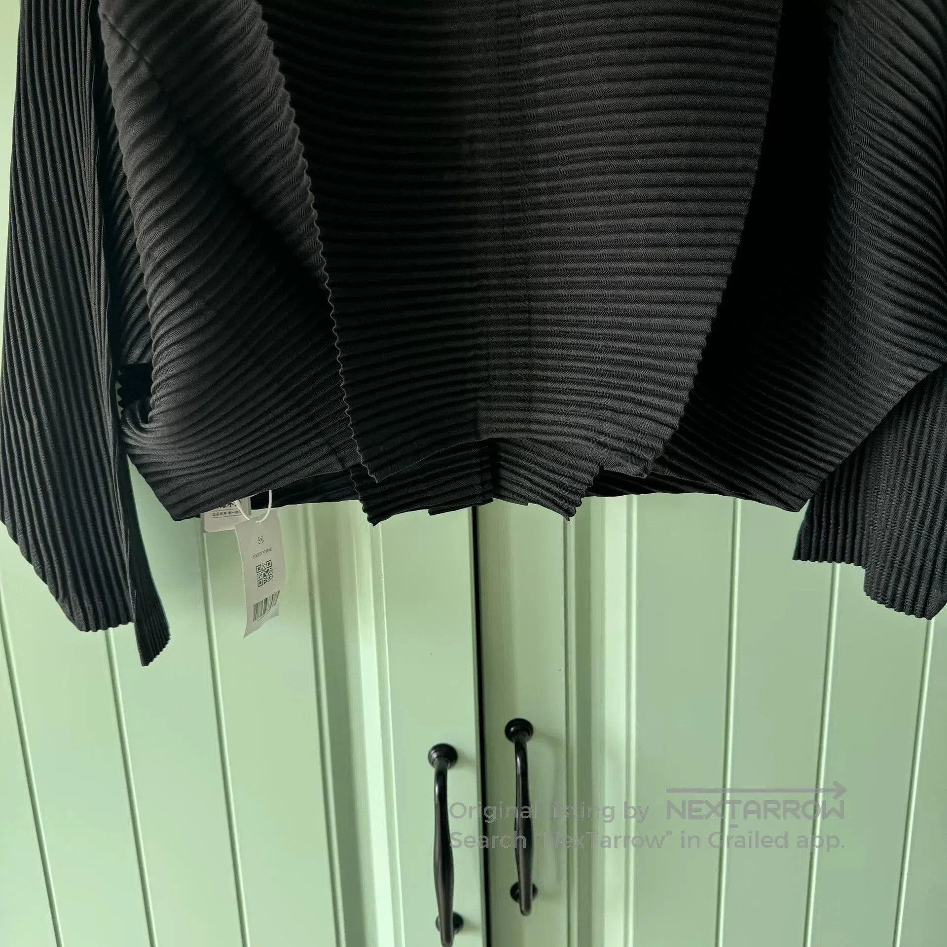 Issey Miyake ISSEY MIYAKE Black Pleated Coat. Size M / US 6-8 / IT 42-44 - 7 Thumbnail