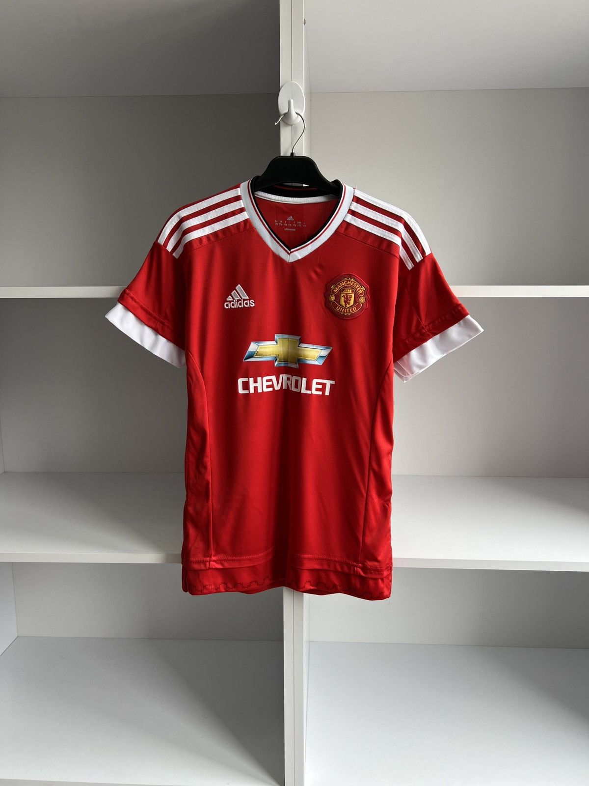 Vintage Schweinsteiger Manchester United Home Jersey Size US S / EU 44-46 / 1 - 2 Thumbnail