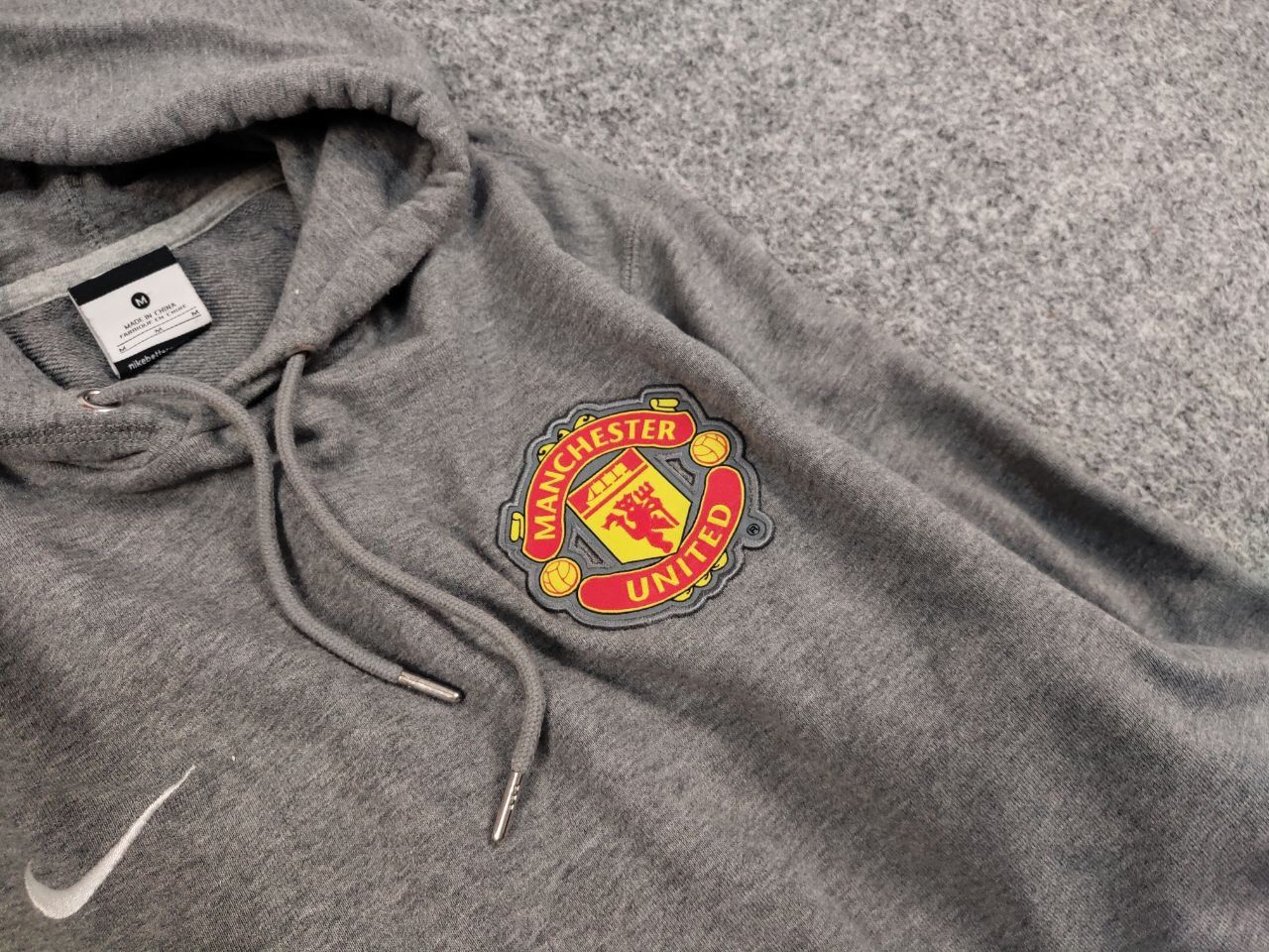 Nike Vintage Nike x Manchester United Logo Gray Hoodie Size US M / EU 48-50 / 2 - 10 Thumbnail
