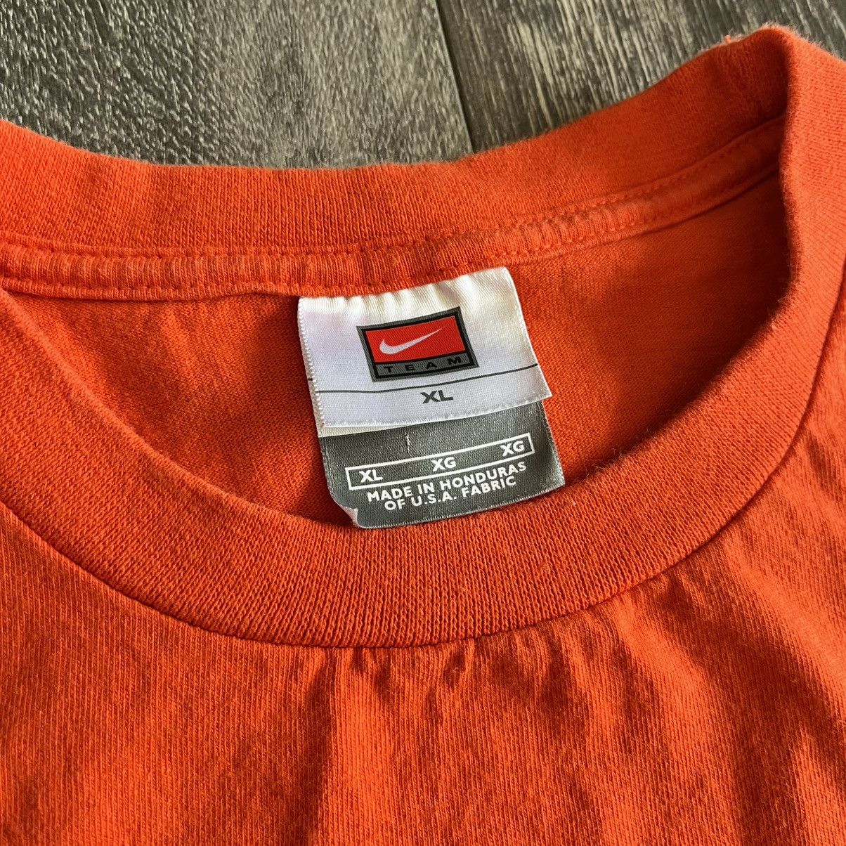 Nike Vintage Y2K Nike Virginia Tech Center Swoosh Logo Tee Shirt Size US XL / EU 56 / 4 - 4 Thumbnail