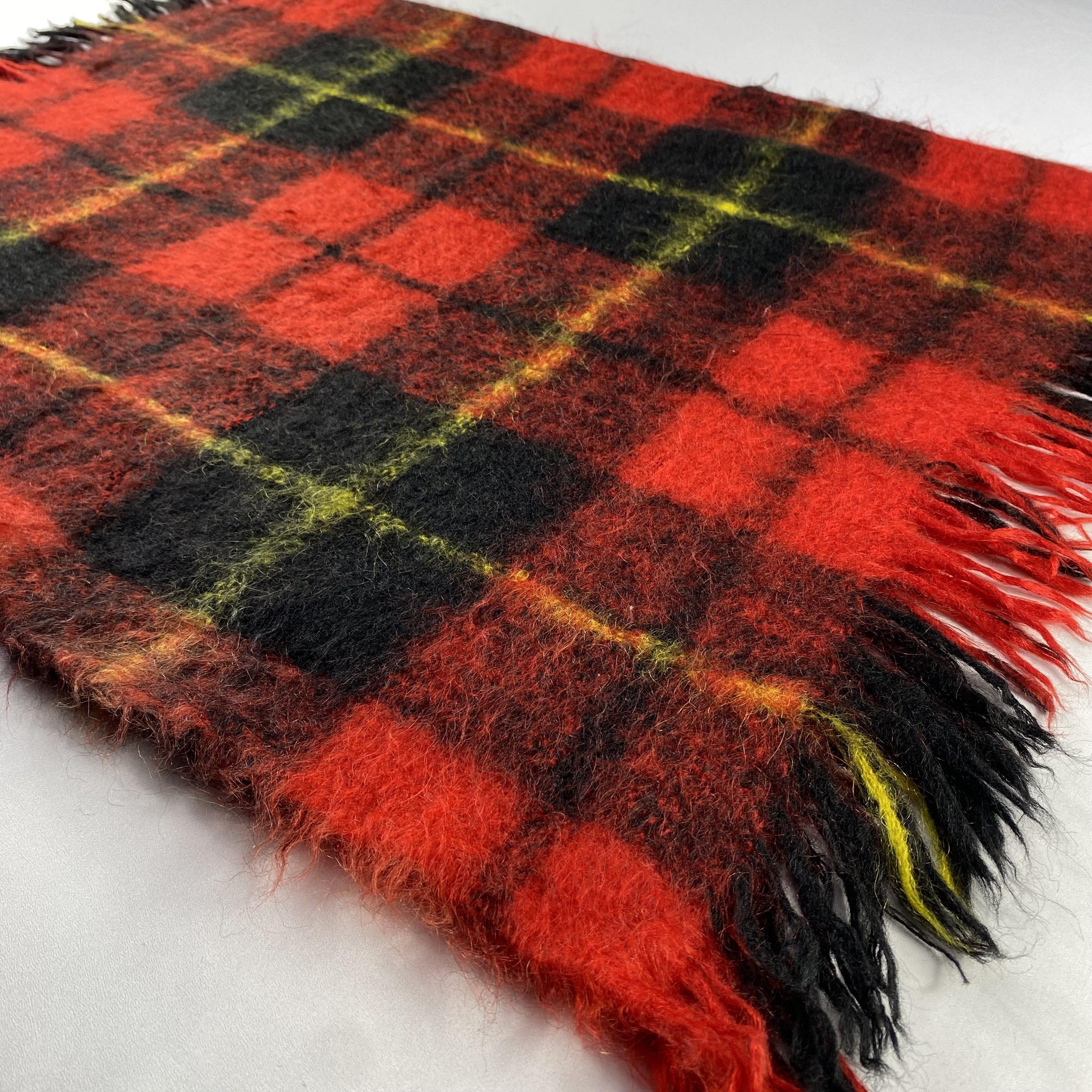 Designer Tartan Check Big Mohair Scarf Neck Wrap Muffler Size ONE SIZE - 2 Thumbnail