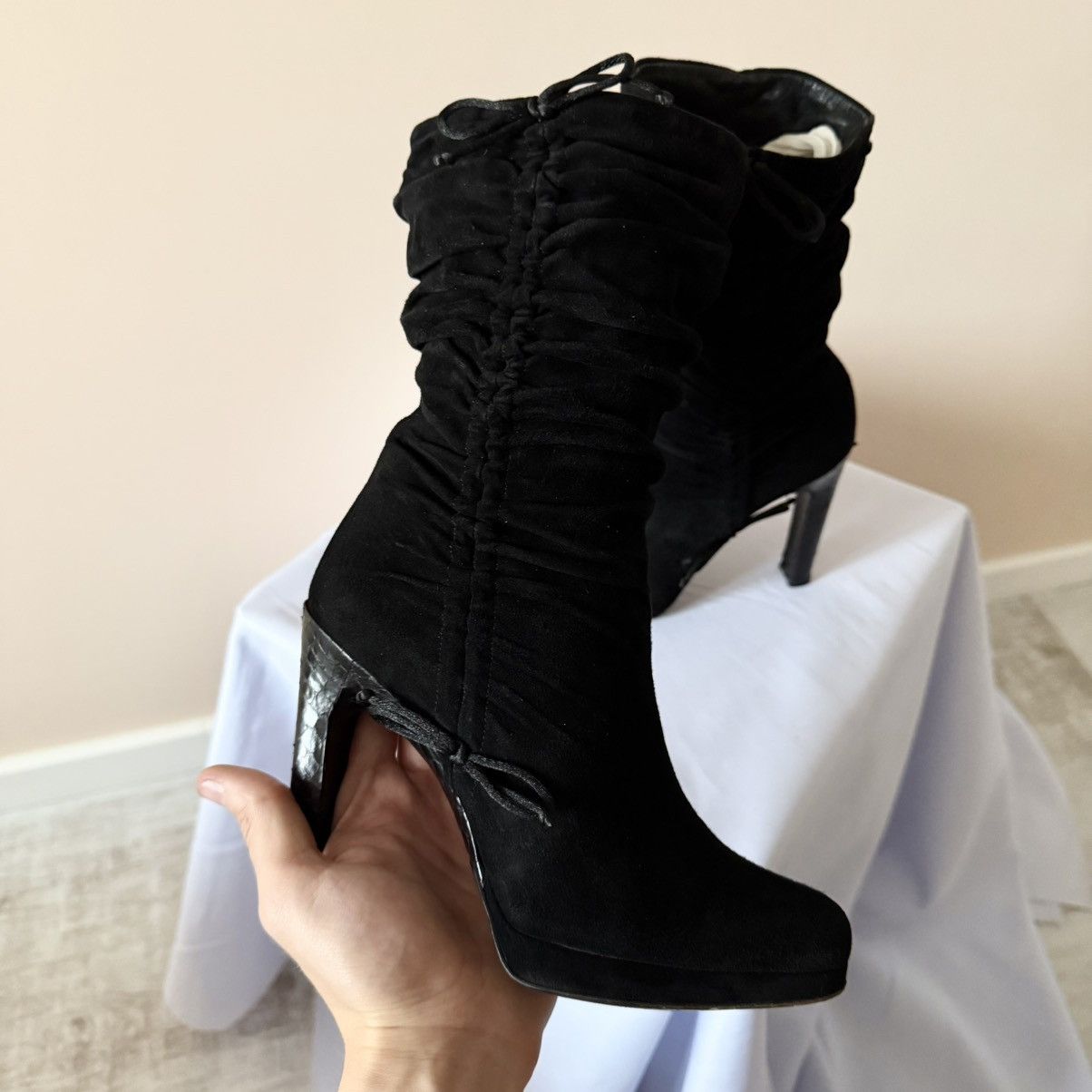 Gucci Gucci Tom Ford Era Suede Slouch Black Bows Boots Heels Size US 5 / IT 35 - 4 Thumbnail