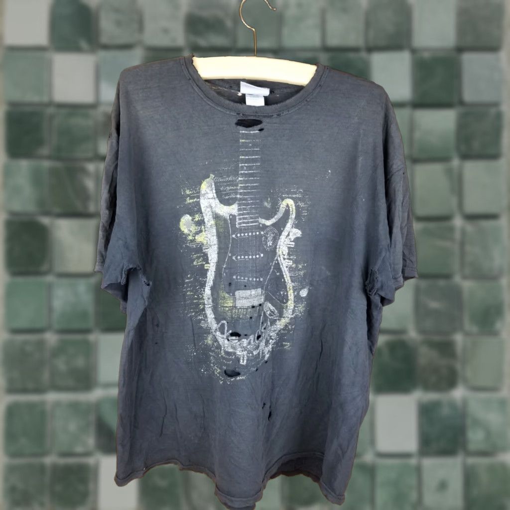 Fender VINTAGE Fender Black T-Shirt SZ XXLARGE Shirt Men Size US XXL / EU 58 / 5 - 1 Thumbnail