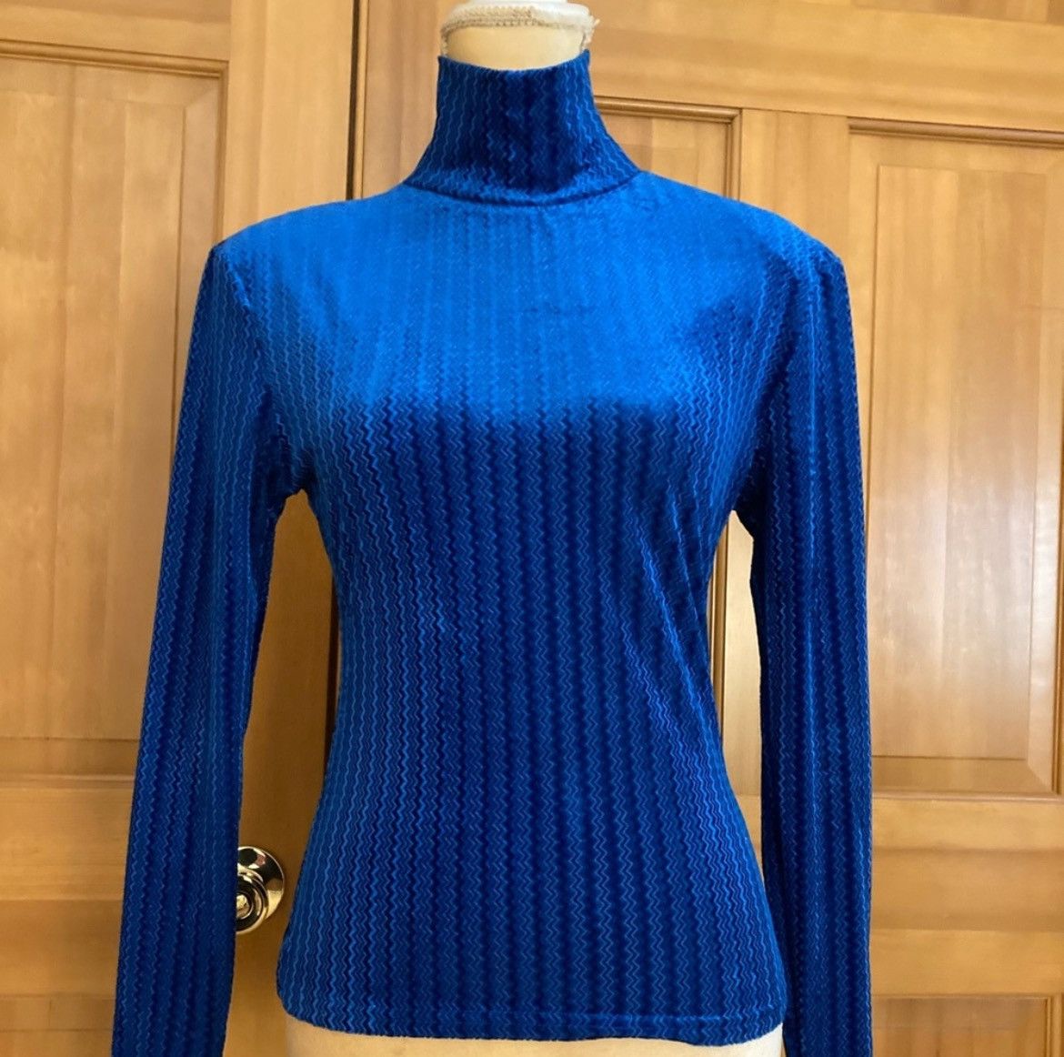 Designer × Other NWT, Royal Blue Lavishly Paris High Neck Backless Blouse. Size S / US 4 / IT 40 - 5 Thumbnail