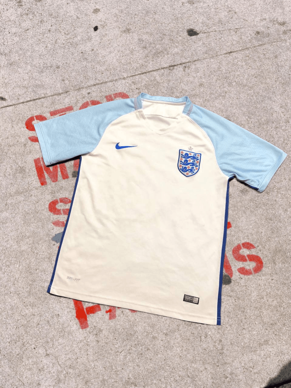 Nike England Nike Home Football Shirt Soccer Jersey Size US M / EU 48-50 / 2 - 1 Thumbnail