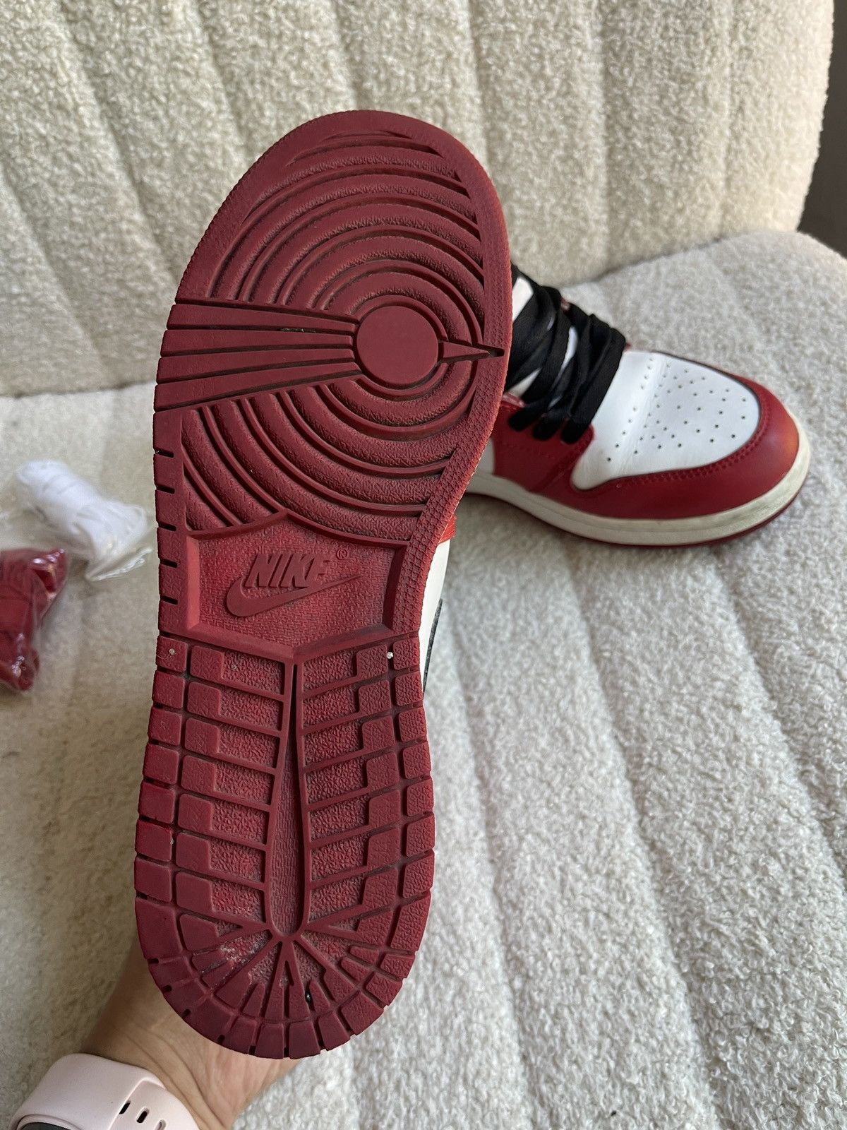 Nike Nike Air Jordan 1 High Chicago (2015) Size US 8 / IT 38 - 8 Thumbnail