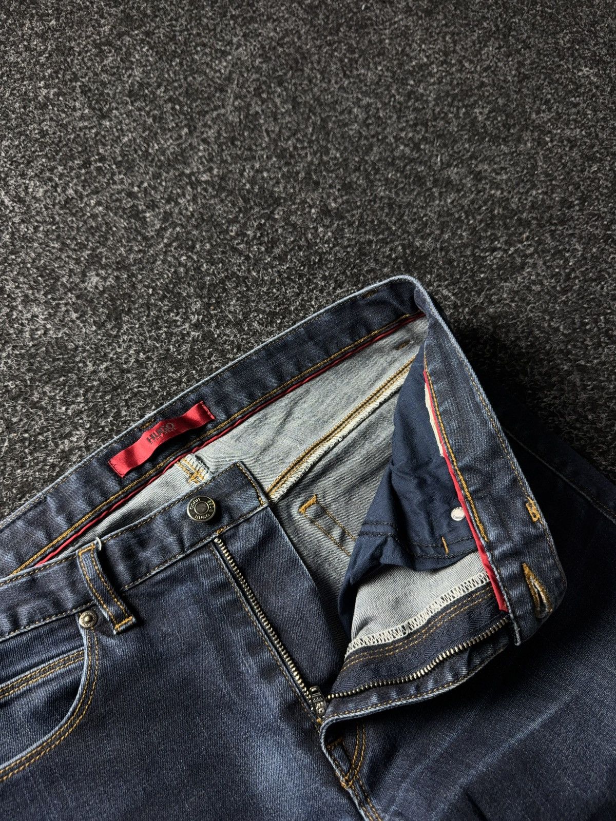 Hugo Boss Luxury Hugo Boss Red Label Straight Fit Dark Wash Jeans Size US 30 / EU 46 - 5 Thumbnail
