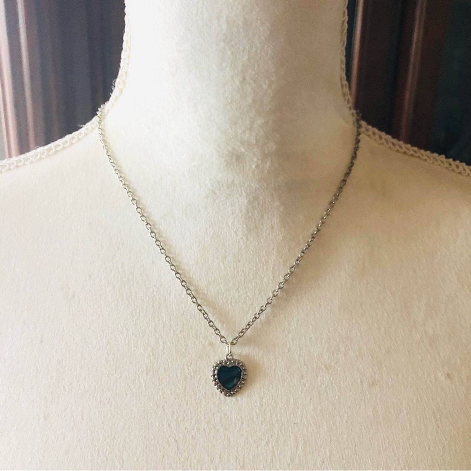 Jewelry Abalone heart pendant on chain necklace Size ONE SIZE - 3 Thumbnail