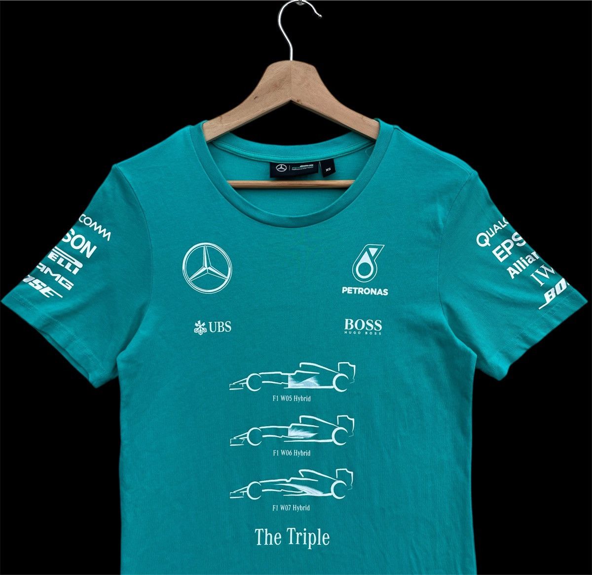 Vintage 🔥Accept Binding Offer🔥 Petronas Formula One Team Size US XS / EU 42 / 0 - 3 Thumbnail