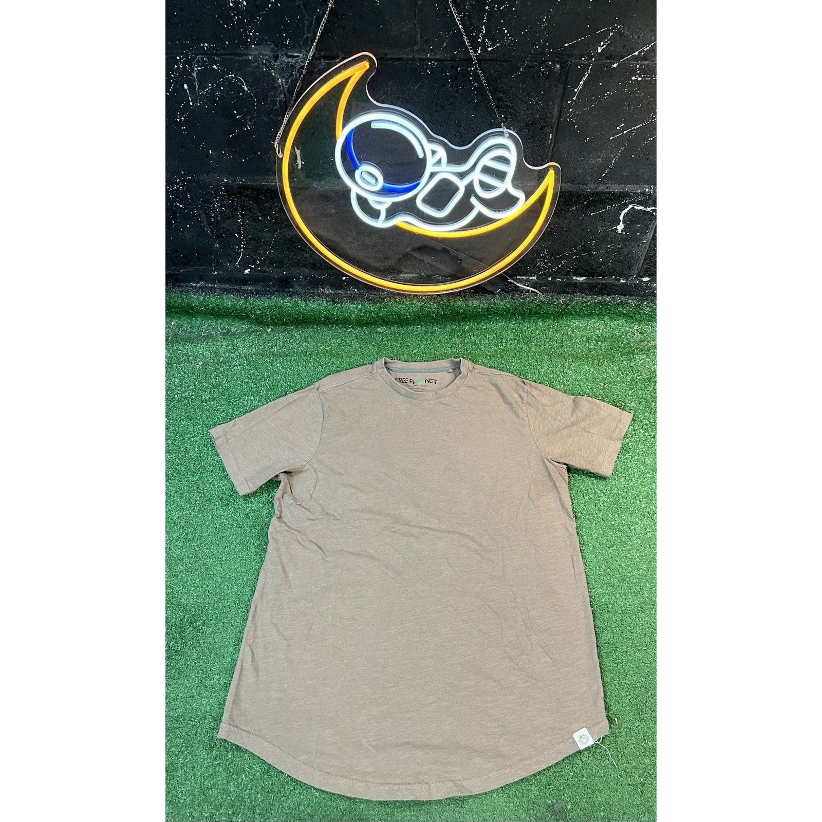 Free Planet Free Planet Mens Shirt LG Brown Tee Crew Neck Basic Solid Size US L / EU 52-54 / 3 - 1 Thumbnail