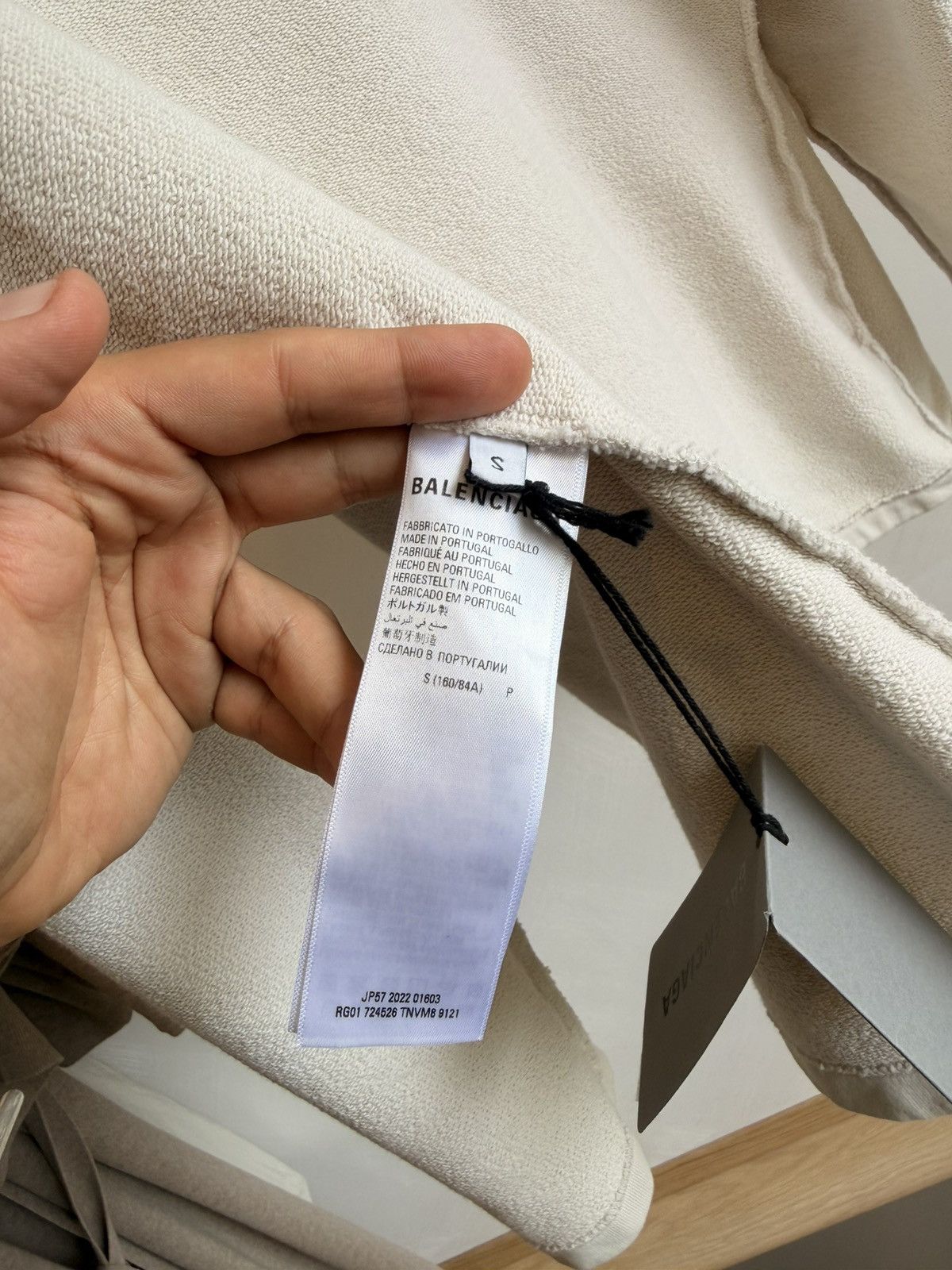 Balenciaga Balenciaga Garde-Robe Cream Beige Hoodie Women BB Size S Size S / US 4 / IT 40 - 10 Thumbnail