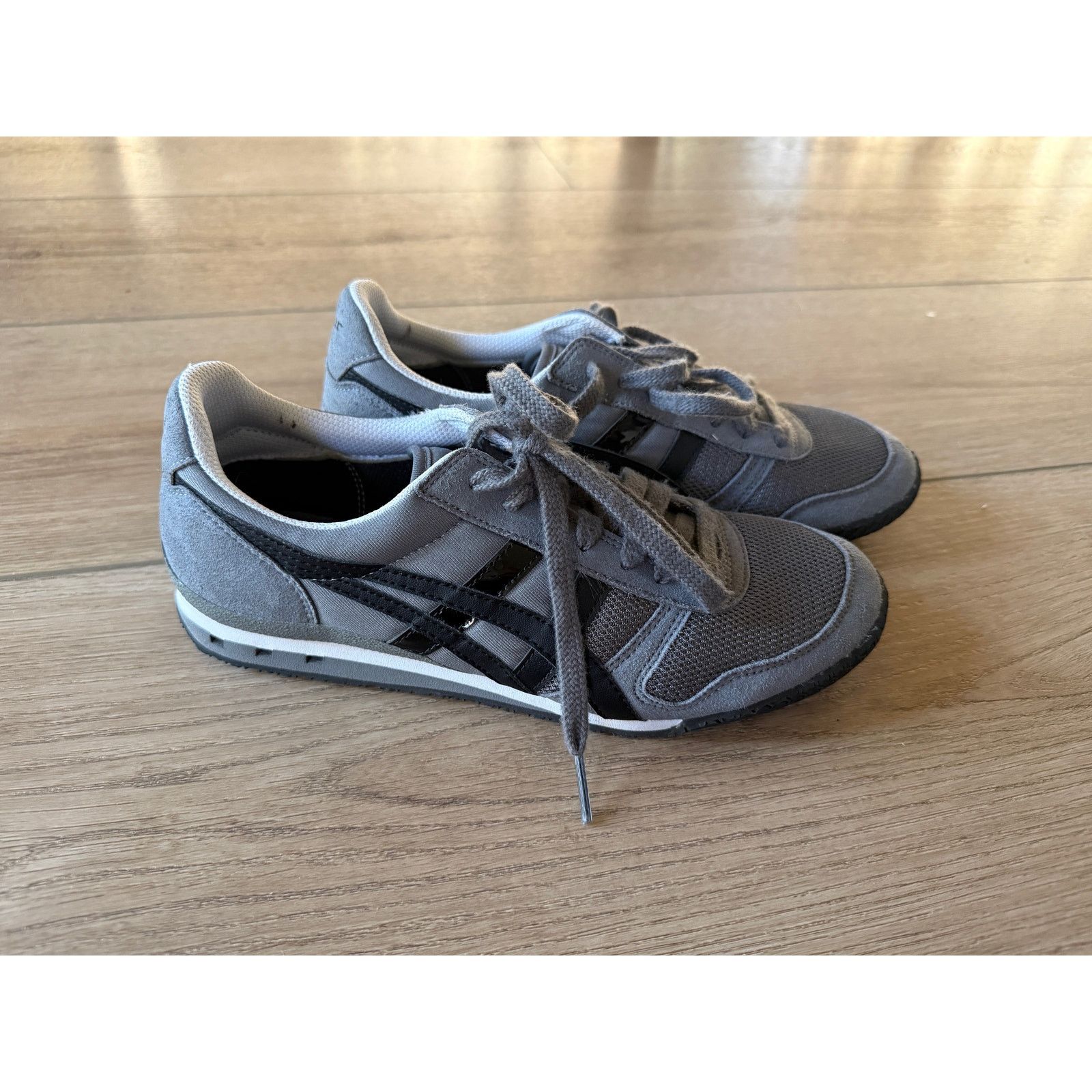 Onitsuka Tiger Onitsuka Tiger Grey / Black Traxy Sneakers 6.5 Size US 6.5 / IT 36.5 - 5 Thumbnail