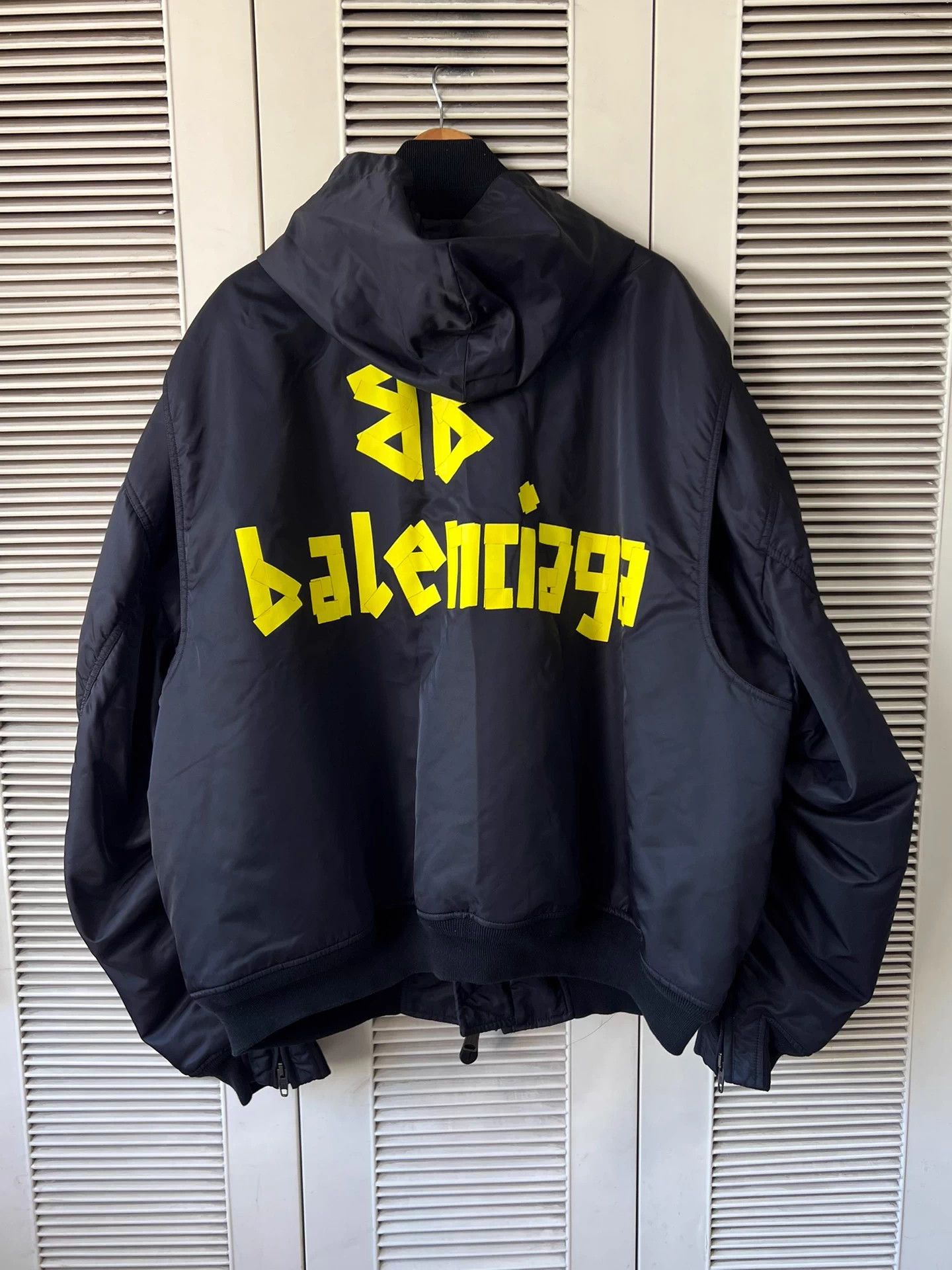 Balenciaga Balenciaga Nylon Hooded Bomber Jacket Black/Orange Size 2 Size US M / EU 48-50 / 2 - 1 Thumbnail