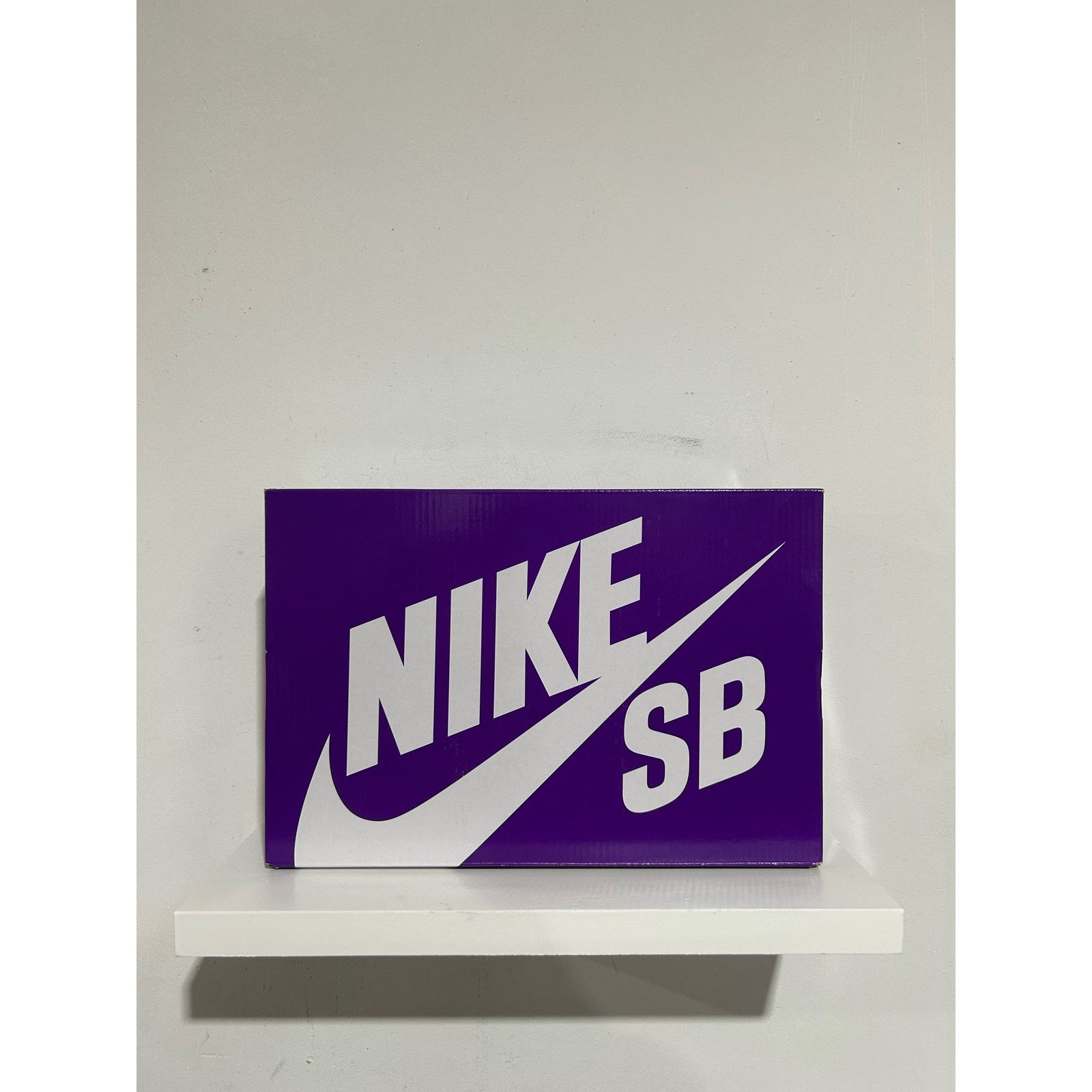 Nike NIKE SB LOW ORANGE EMERALD RISE SIZE 9.5 Size US 9.5 / EU 42-43 - 2 Thumbnail