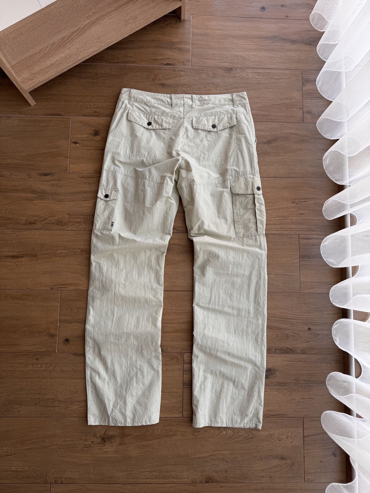 Fjallraven × Vintage Vintage Fjallraven Beige Nylon Cargo Lightweight Pants Size US 34 / EU 50 - 9 Thumbnail