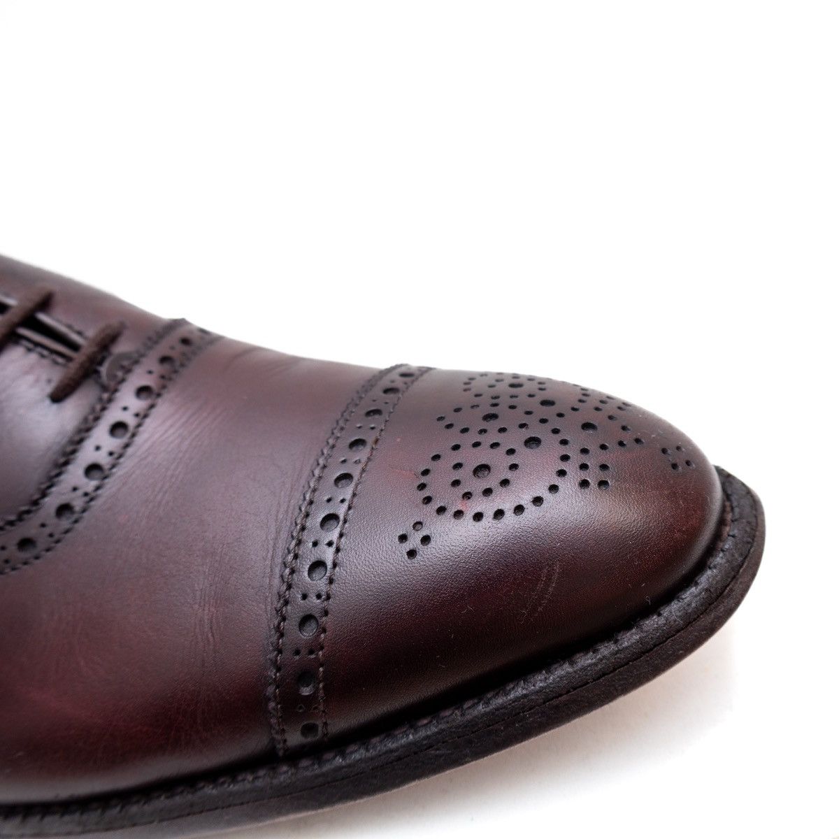 Alden Alden New England 908 B/D Medallion Cap Toe Oxford Shoes 10 Size US 10 / EU 43 - 14 Thumbnail