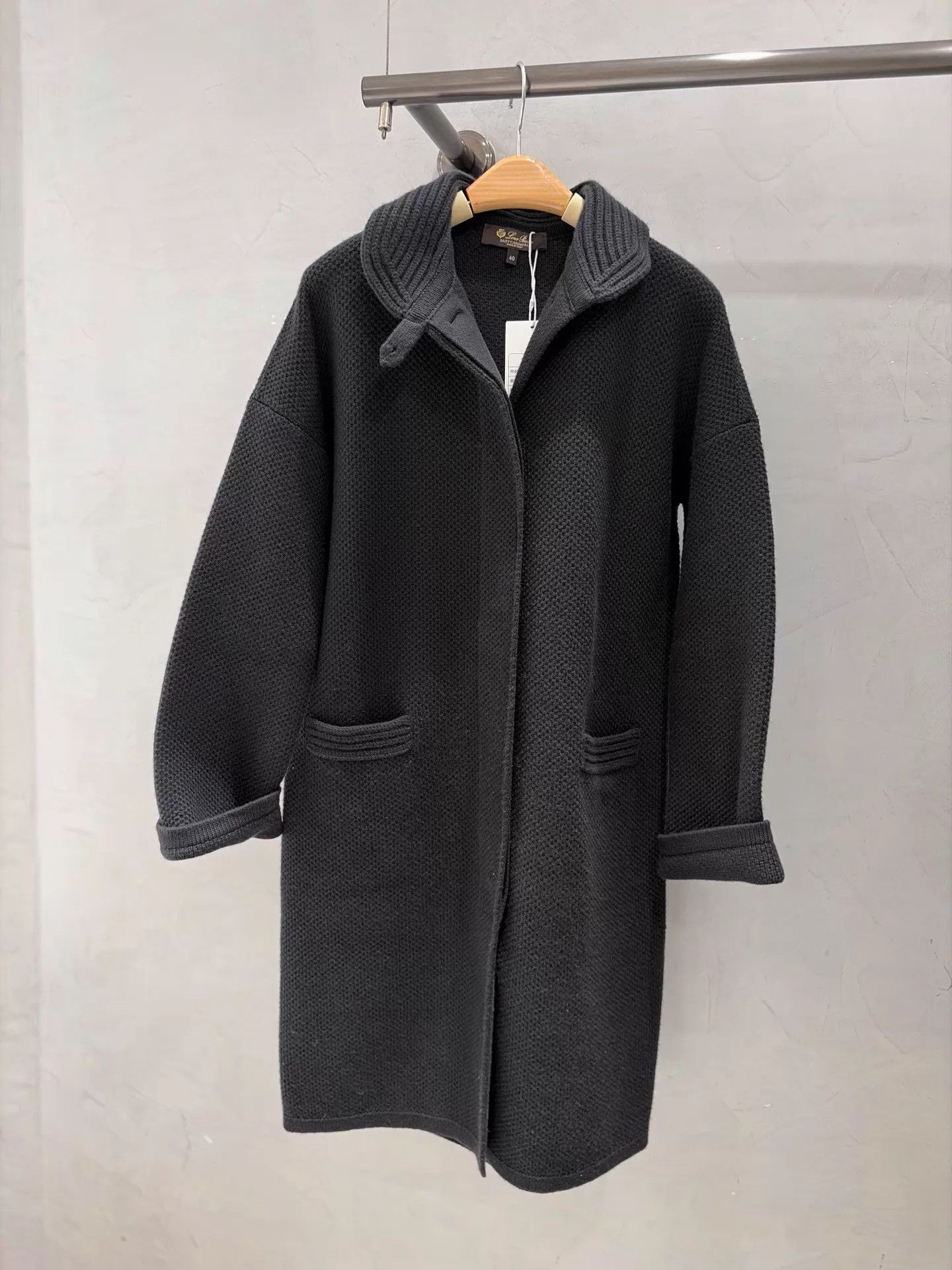 Loro Piana LP Deep Navy 100% Baby Cashmere Cardigan 40 Unworn Size S / US 4 / IT 40 - 1 Thumbnail