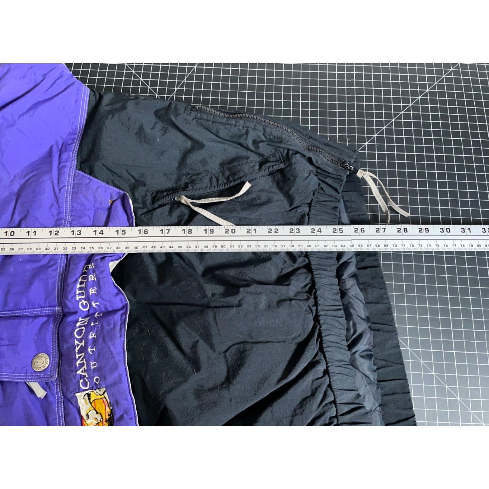 Vintage VINTAGE Canyon Guide Outfitters Jacket Mens M Purple 90s Pullover Hooded Insulated Anorak Zip Pockets Short Nylon Shell Lining Softshell coat Size US M / EU 48-50 / 2 - 6 Thumbnail