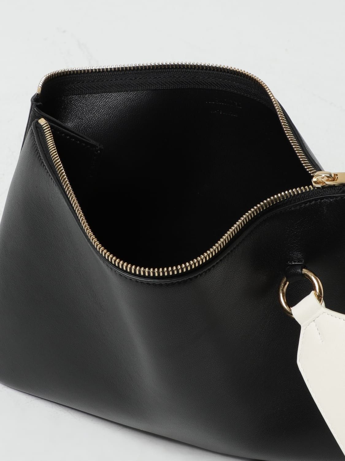 Jil Sander o1loc1c1124 Size: OS/ Shoulder Bag in Black Size ONE SIZE - 4 Thumbnail